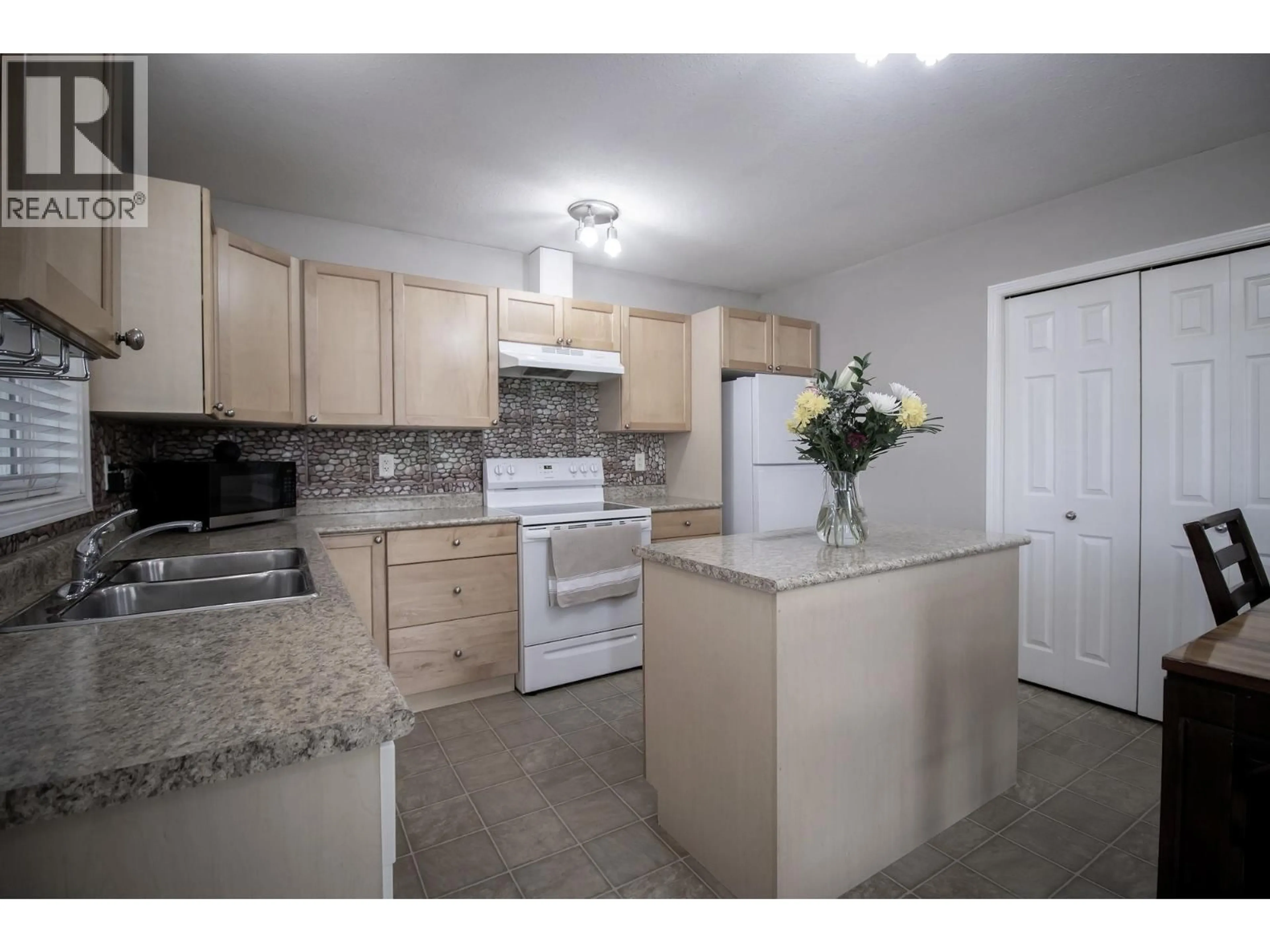 Standard kitchen, unknown for 9905 81 STREET, Fort St. John British Columbia V1J6K4