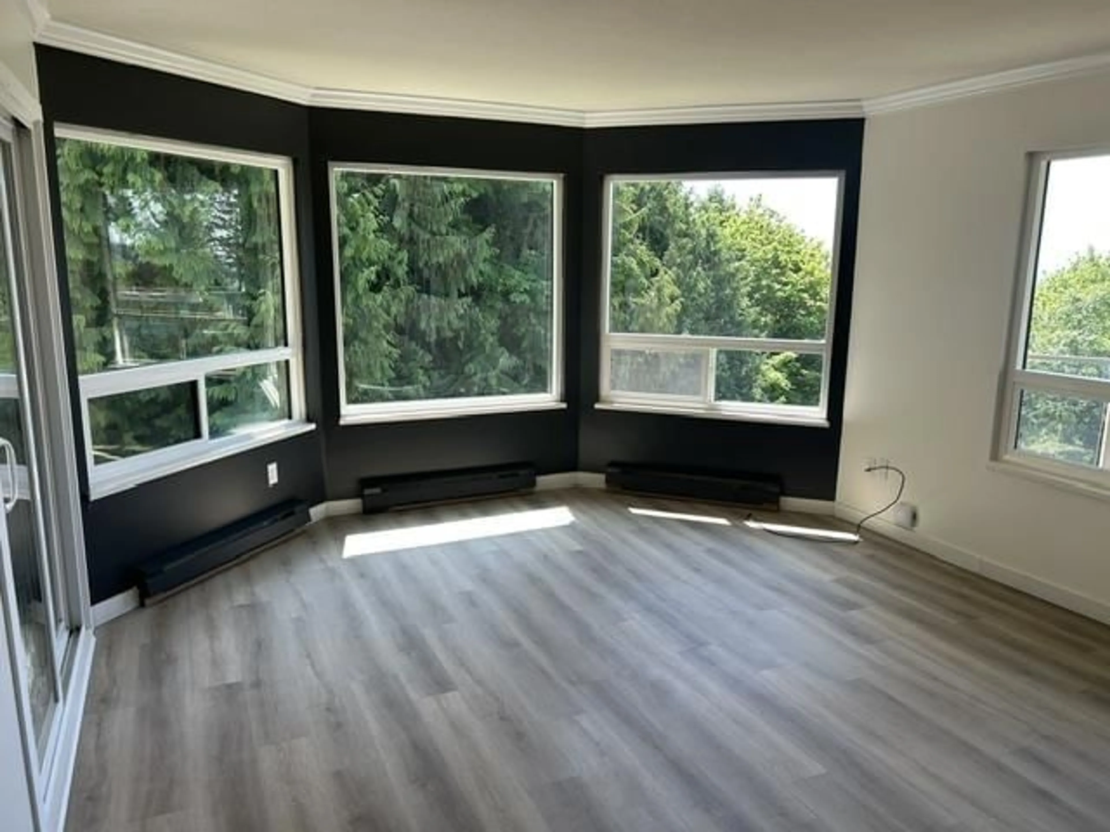 A pic of a room for 401 - 1350 VIDAL STREET, White Rock British Columbia V4B5G6