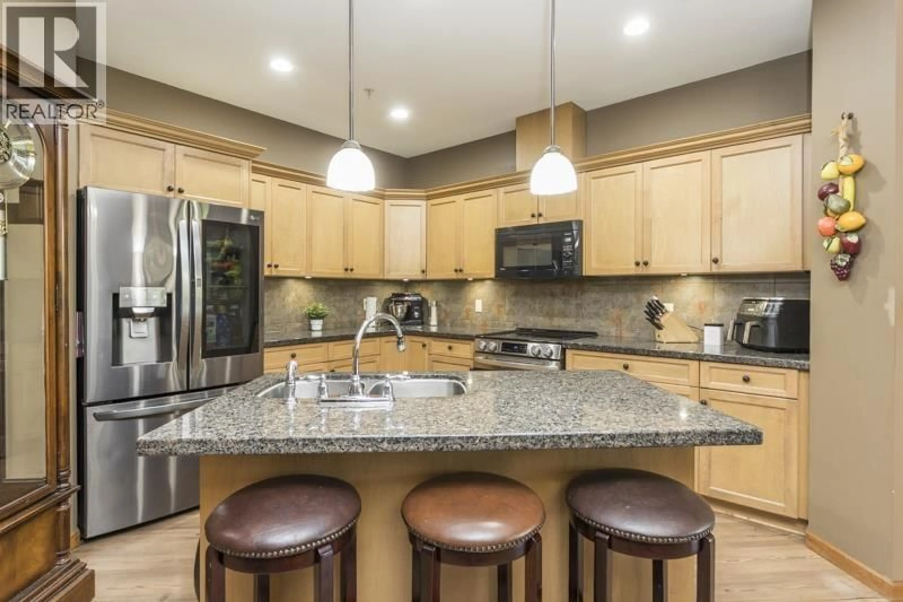 Open concept kitchen, ceramic/tile floor for 28 - 24185 106B AVENUE, Maple Ridge British Columbia V2W0C4