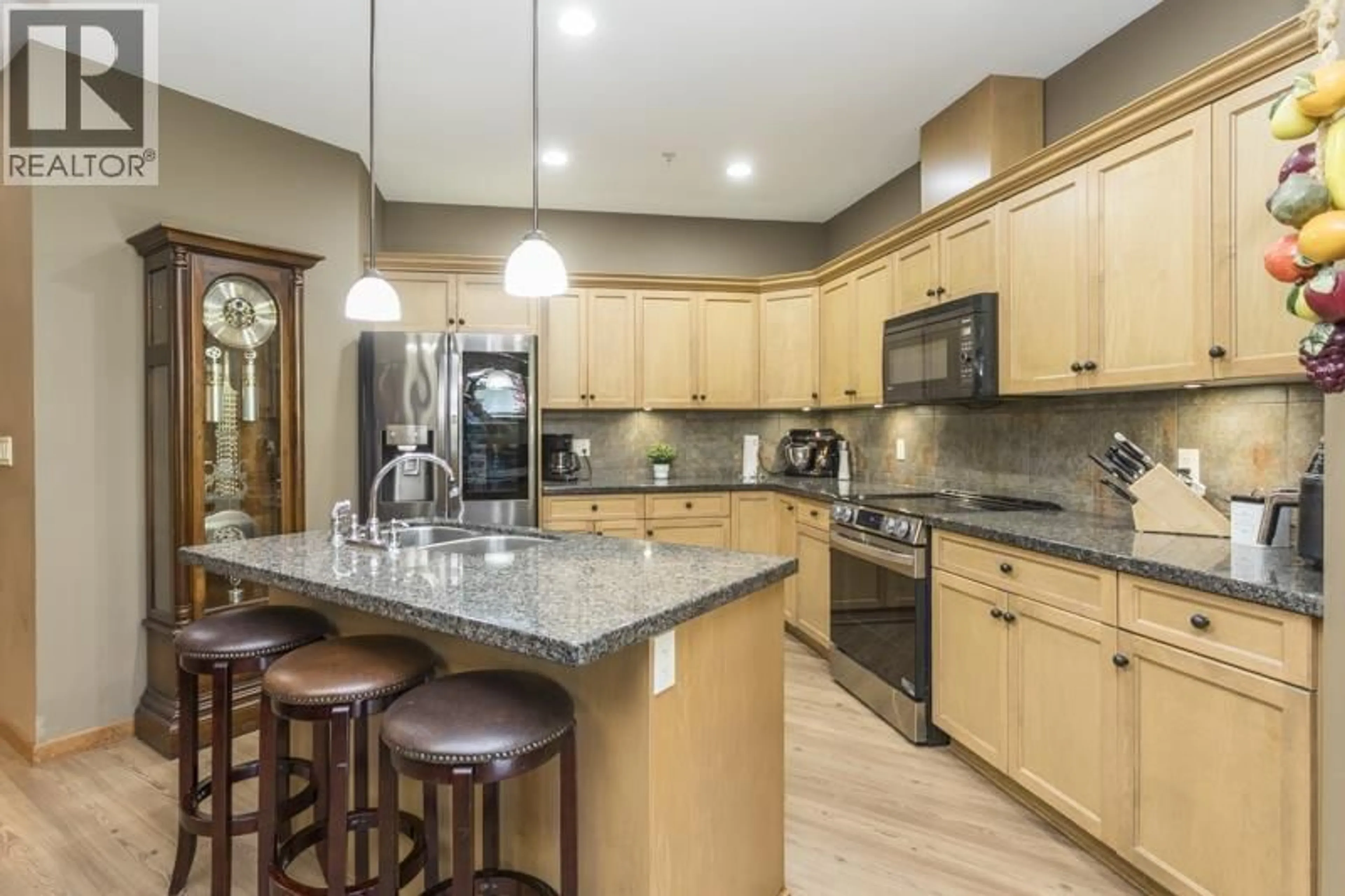 Open concept kitchen, ceramic/tile floor for 28 - 24185 106B AVENUE, Maple Ridge British Columbia V2W0C4