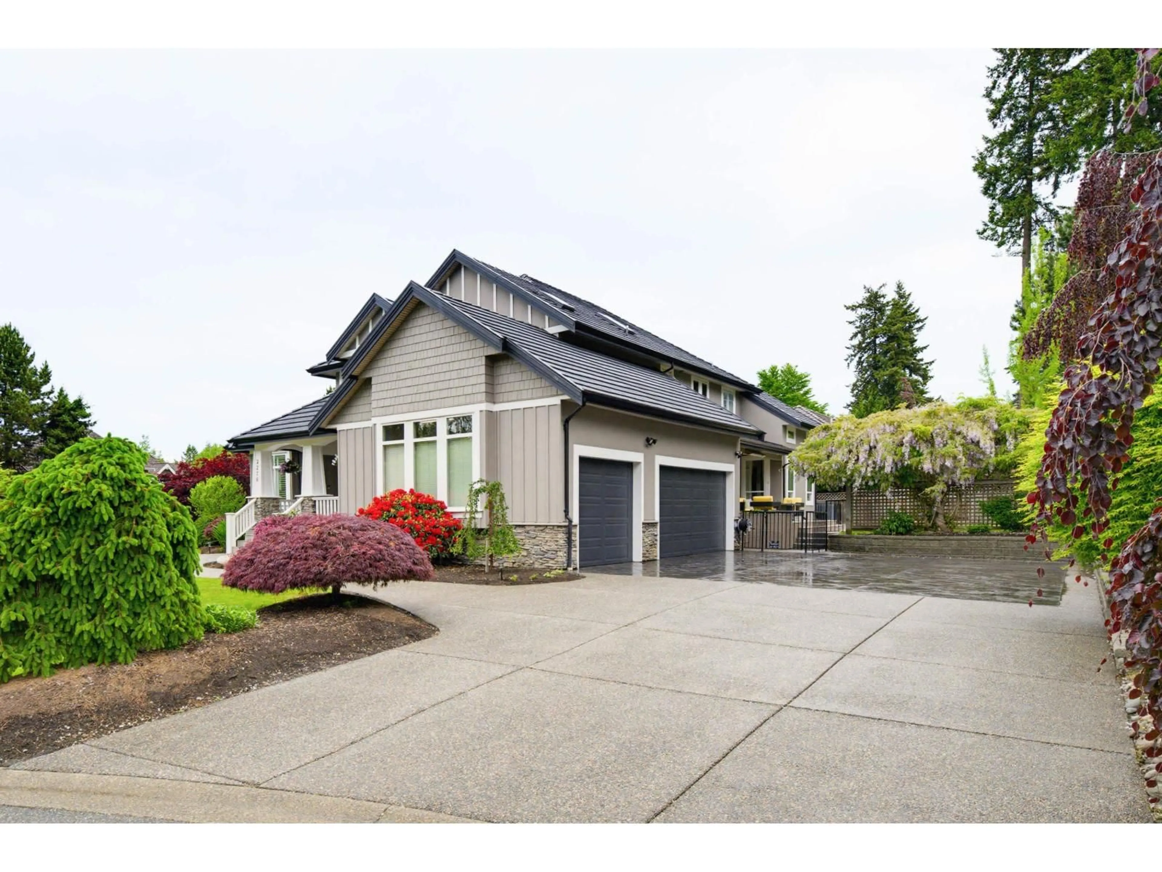 Home with vinyl exterior material, street for 2276 CHANTRELL PARK DRIVE, Surrey British Columbia V4A9W8