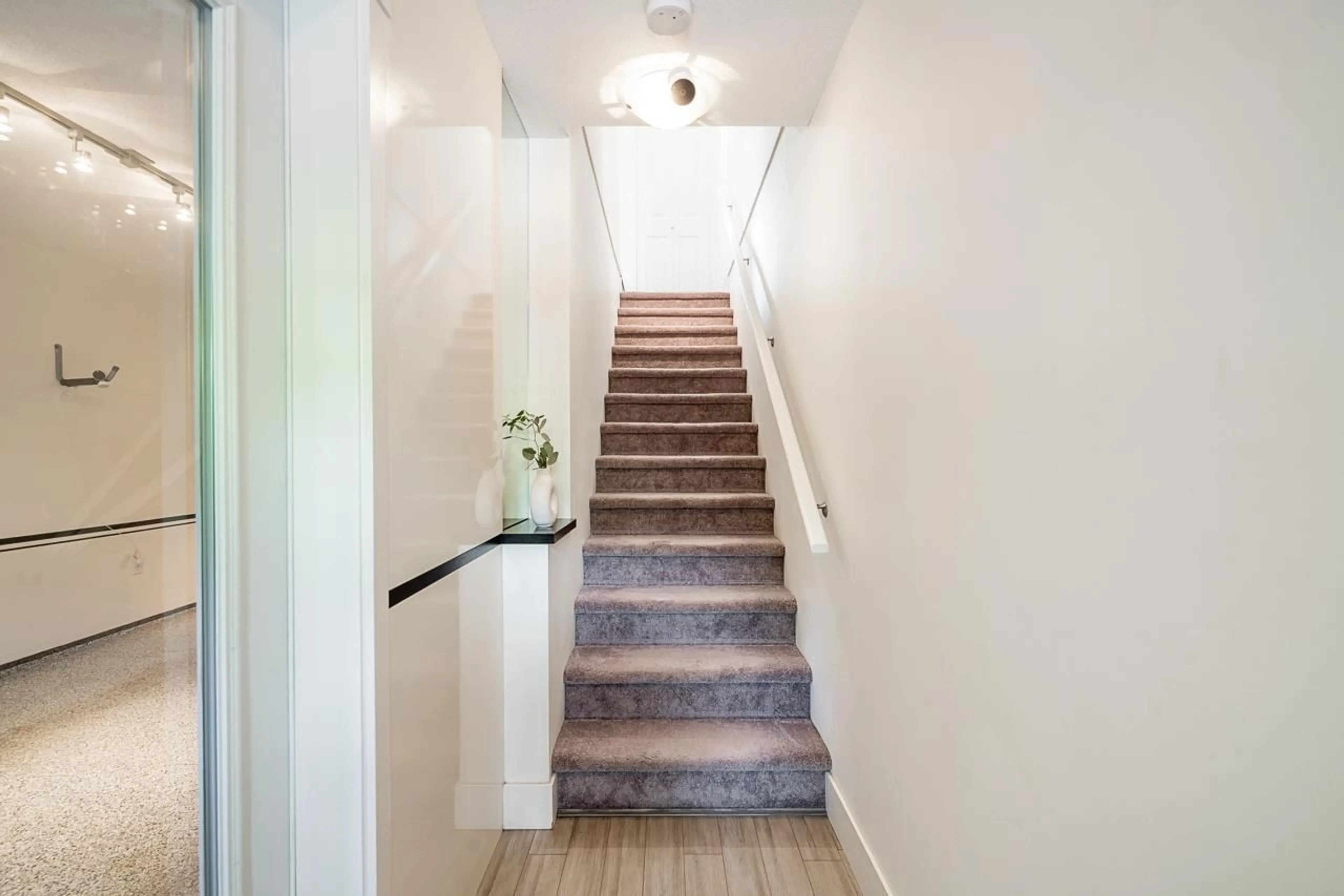Stairs for 39 - 3399 151 STREET, Surrey British Columbia V3Z0L3