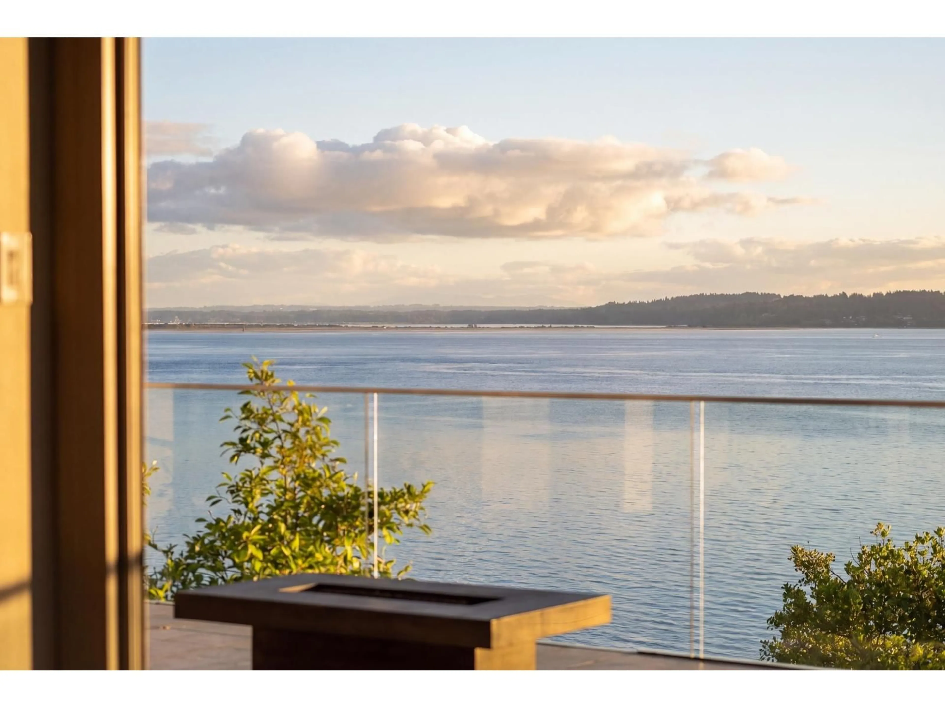 Unknown for 14220 MARINE DRIVE, White Rock British Columbia V4B1A8