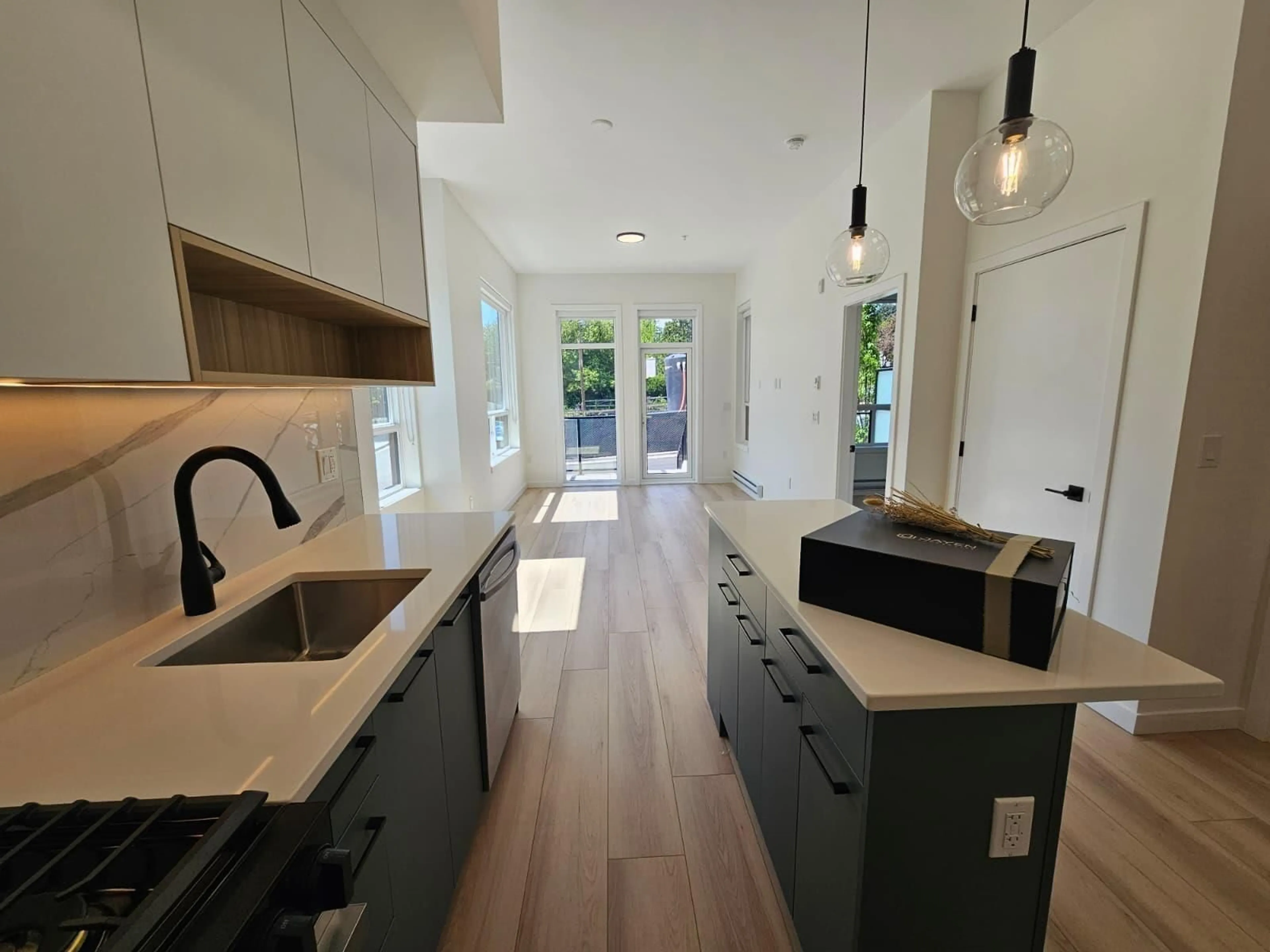 Open concept kitchen, unknown for 111 - 6220 GOOSEBERRY DRIVE, Surrey British Columbia V3S0B7