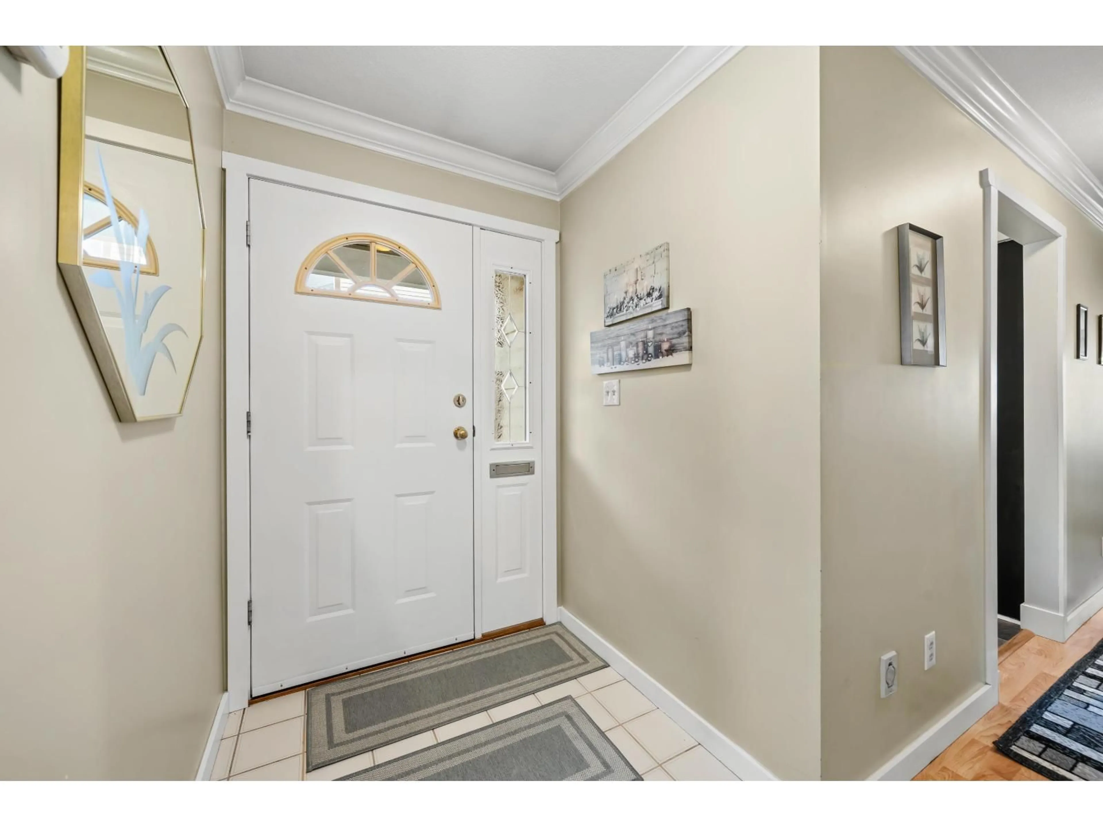 Indoor entryway for 43 - 9273 122ND STREET, Surrey British Columbia V3V7R5