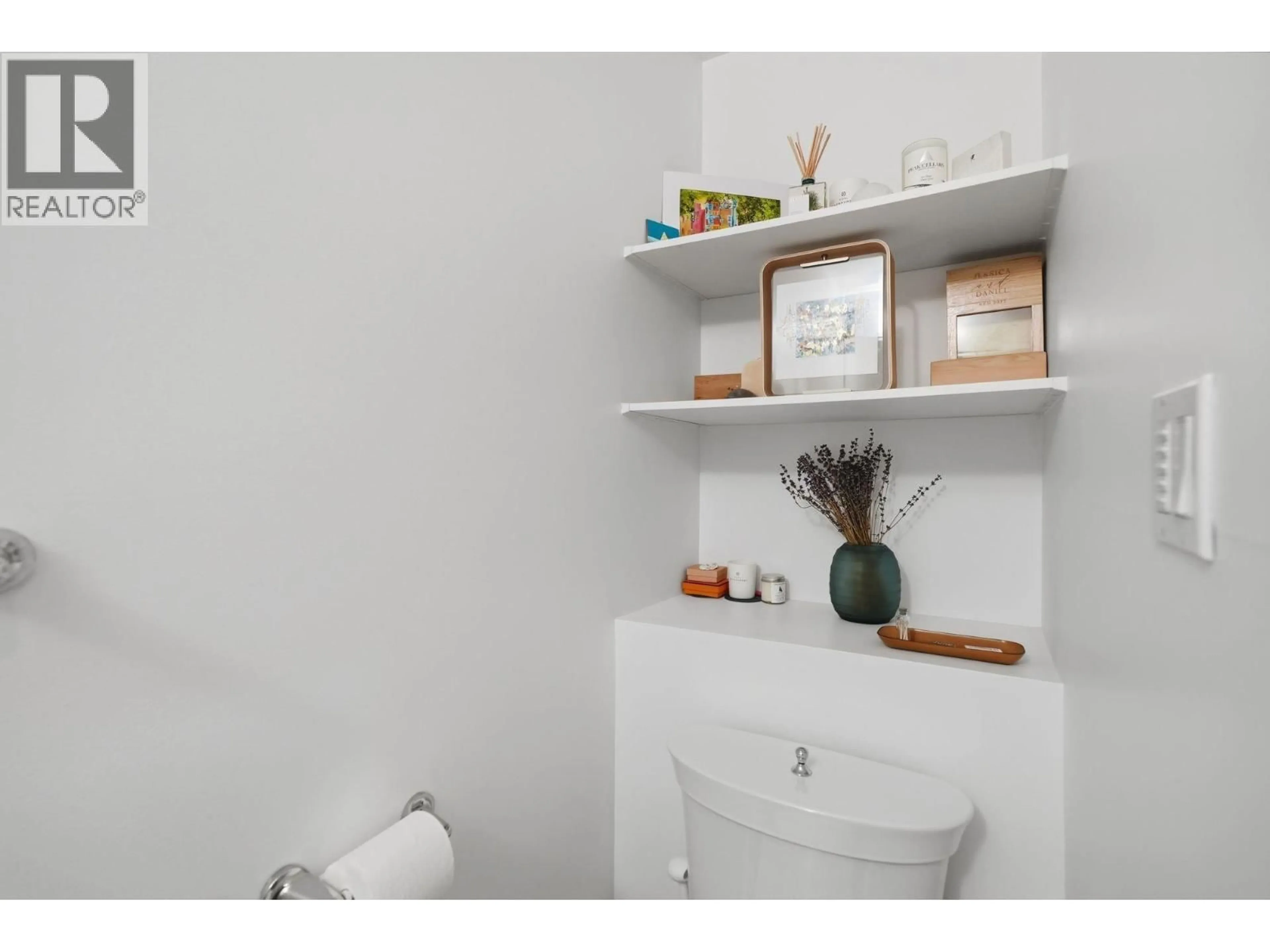 Standard bathroom, unknown for 2510 4TH AVENUE, Vancouver British Columbia V6K1P6