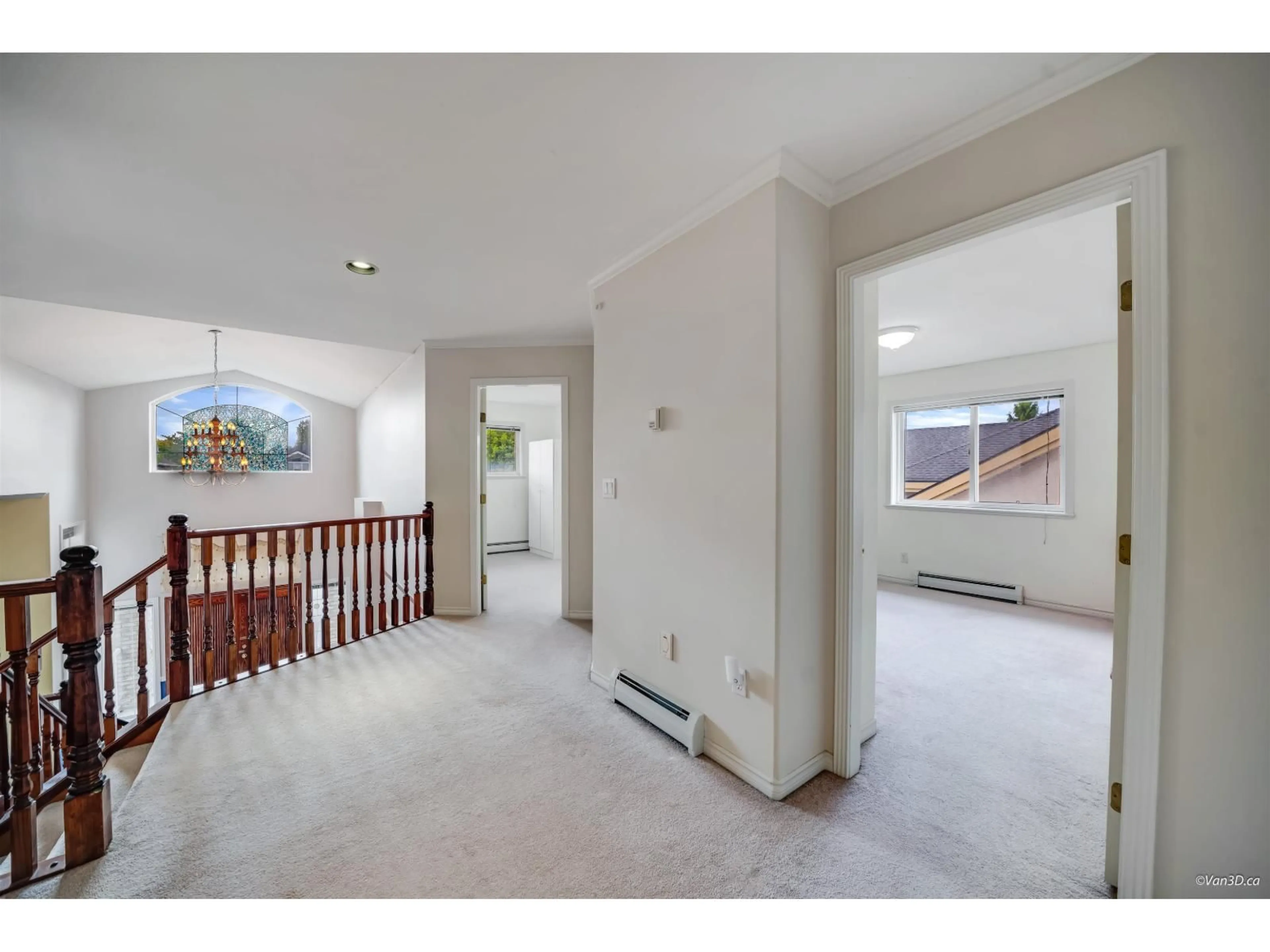 Indoor foyer for 11028 162A STREET, Surrey British Columbia V4N4S8