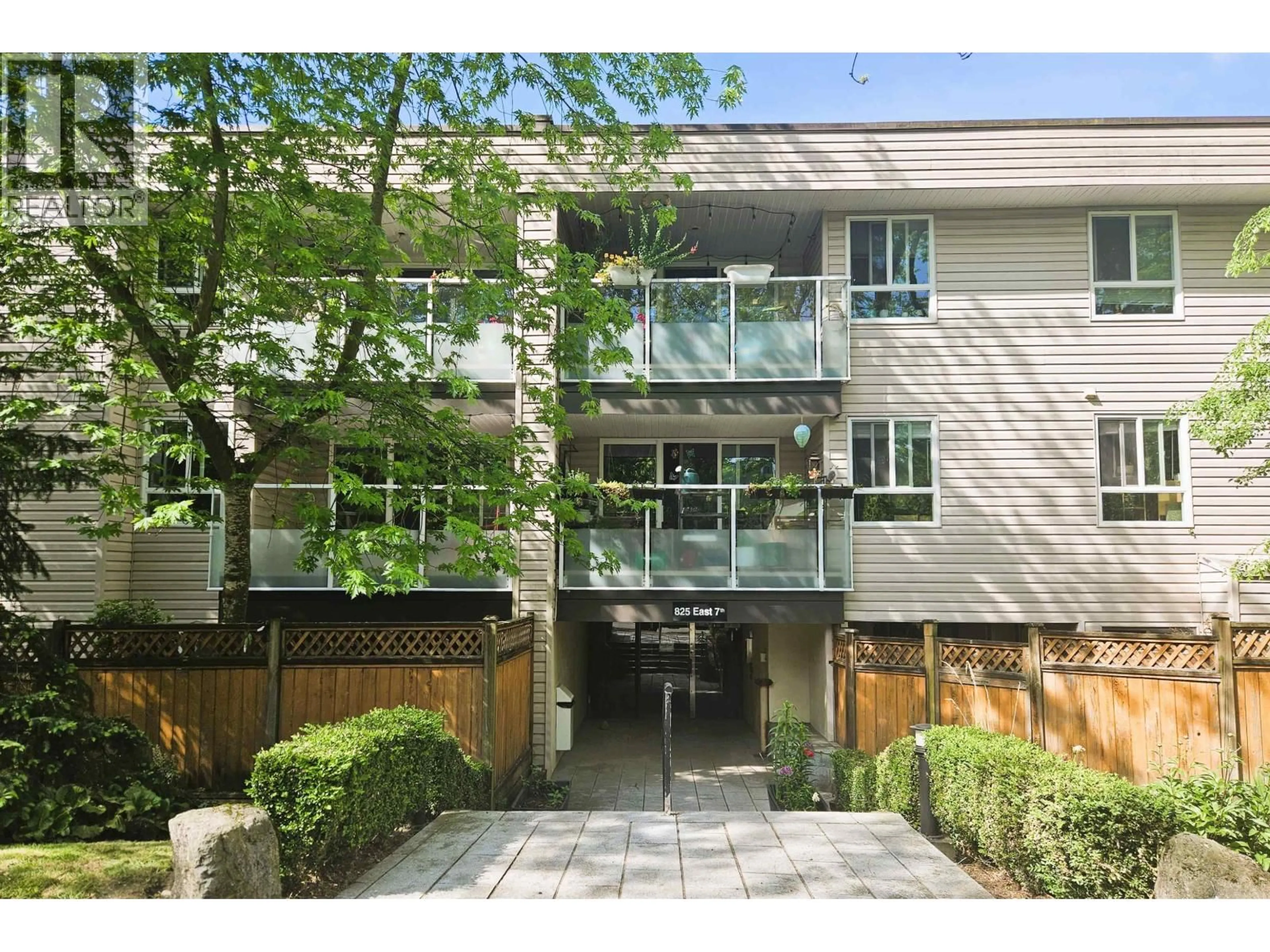 Patio, street for 309 - 825 7TH AVENUE, Vancouver British Columbia V5T1P4
