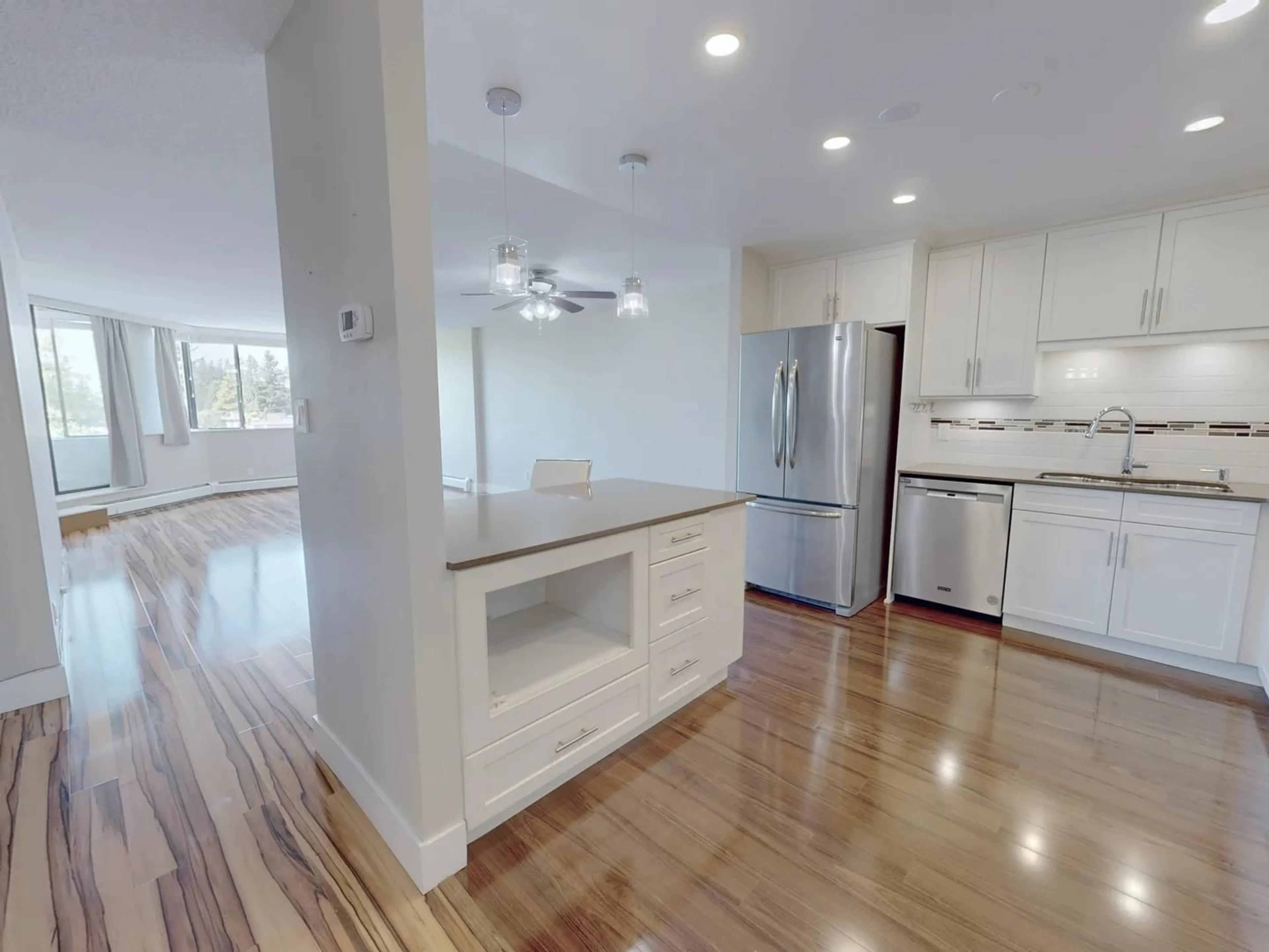 Open concept kitchen, unknown for 405 - 1442 FOSTER STREET, White Rock British Columbia V4B3X7