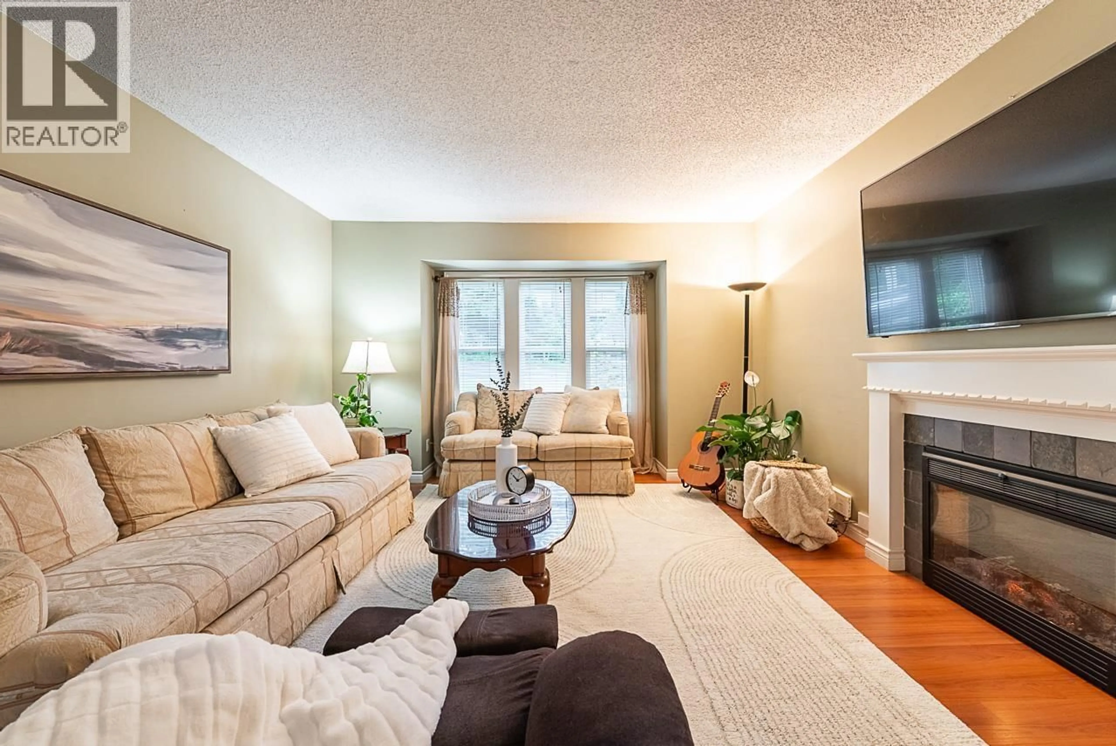 Living room with furniture, unknown for 781 CHILKO DRIVE, Coquitlam British Columbia V3C4X2