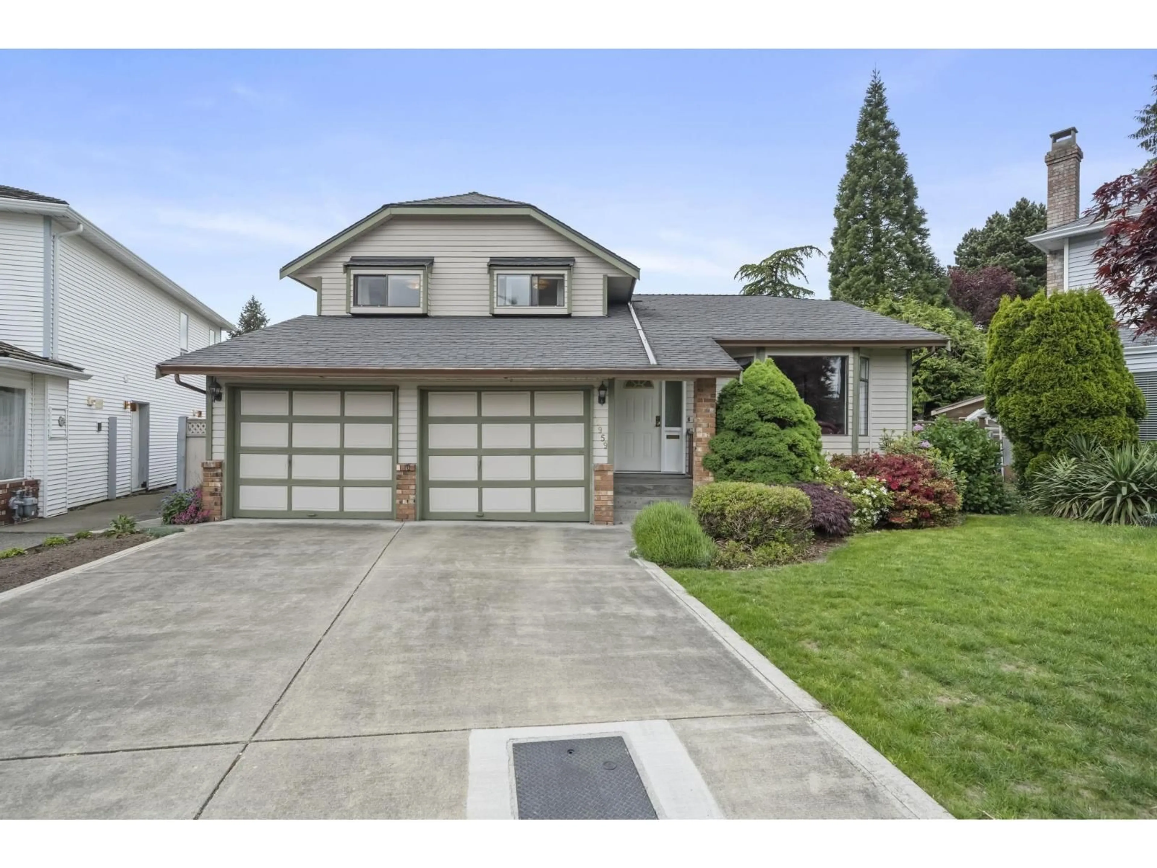 Home with vinyl exterior material, street for 11959 COTTONWOOD PLACE, Delta British Columbia V4E3K3