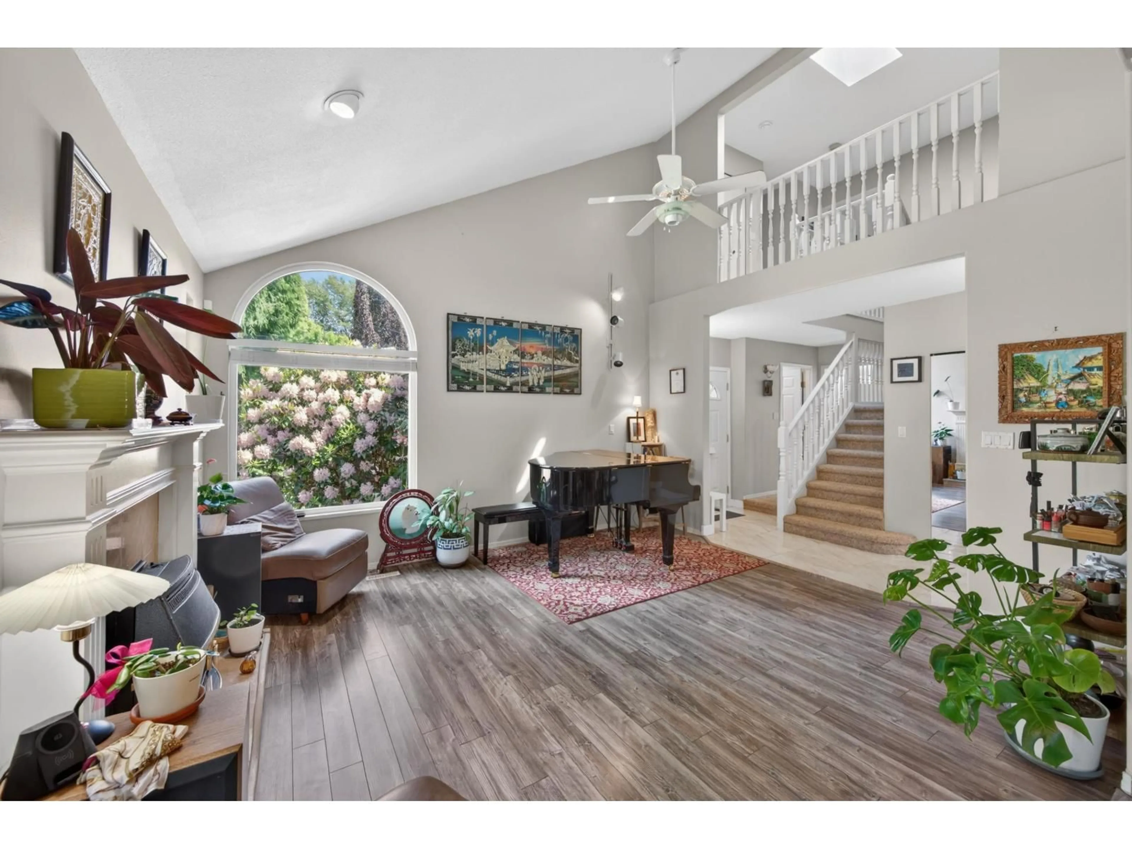 Indoor entryway for 9465 164 STREET, Surrey British Columbia V4N3C8