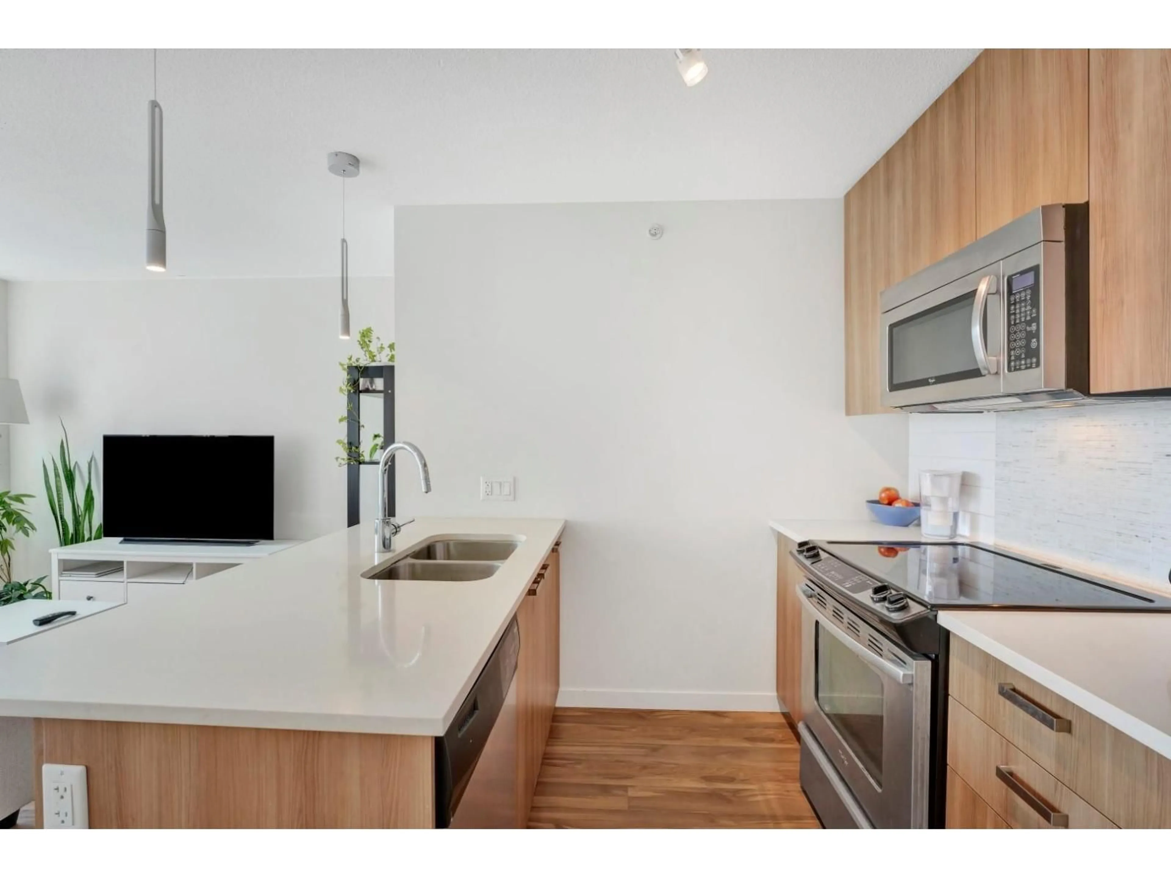 Standard kitchen, unknown for 13325 102A AVENUE, Surrey British Columbia V3T0J5