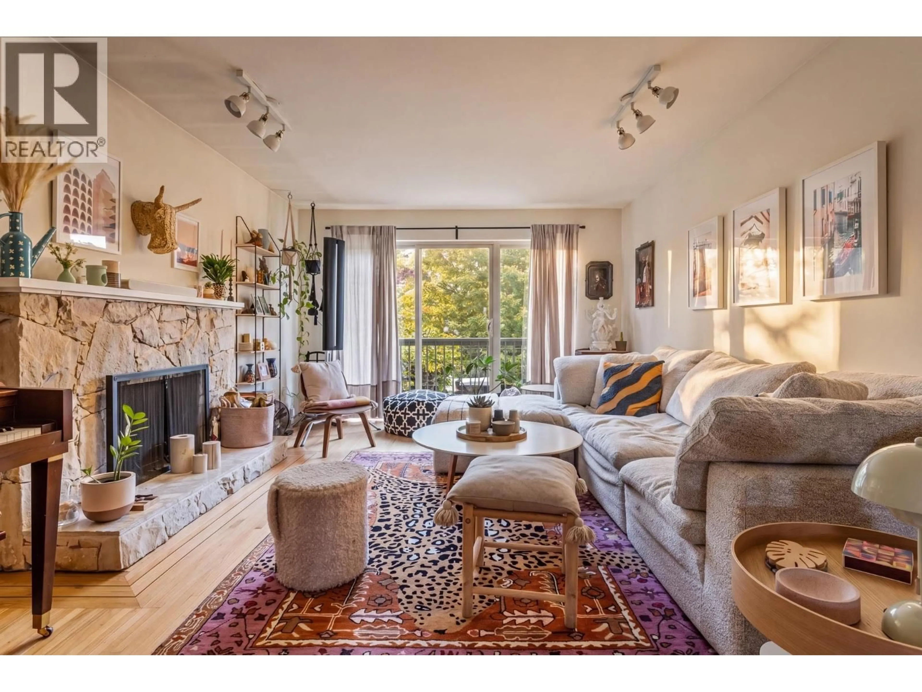 Living room with furniture, unknown for 2246 PARKER STREET, Vancouver British Columbia V5L2L9