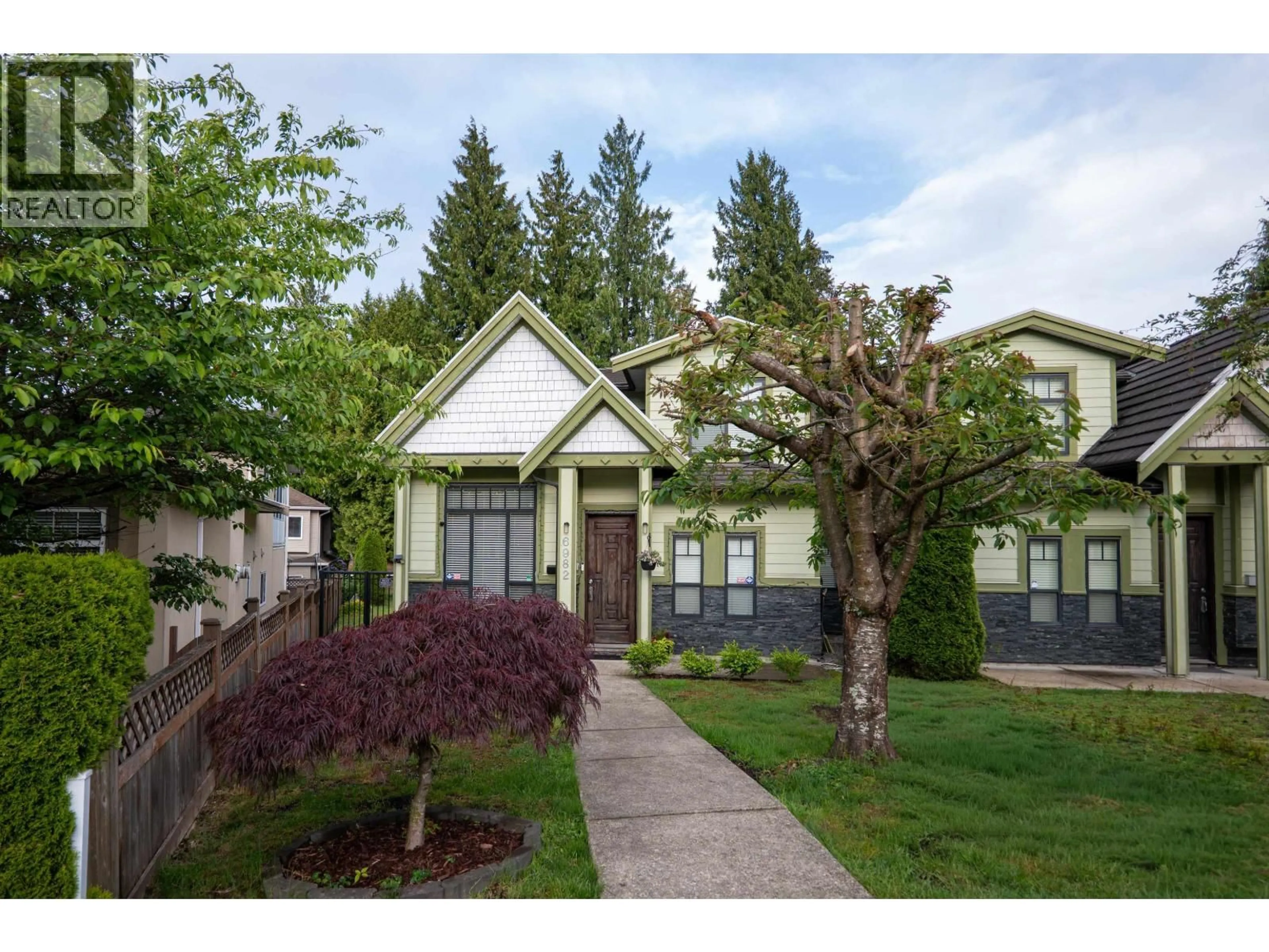 Home with vinyl exterior material, street for 6982 BURNS COURT, Burnaby British Columbia V5E1T6
