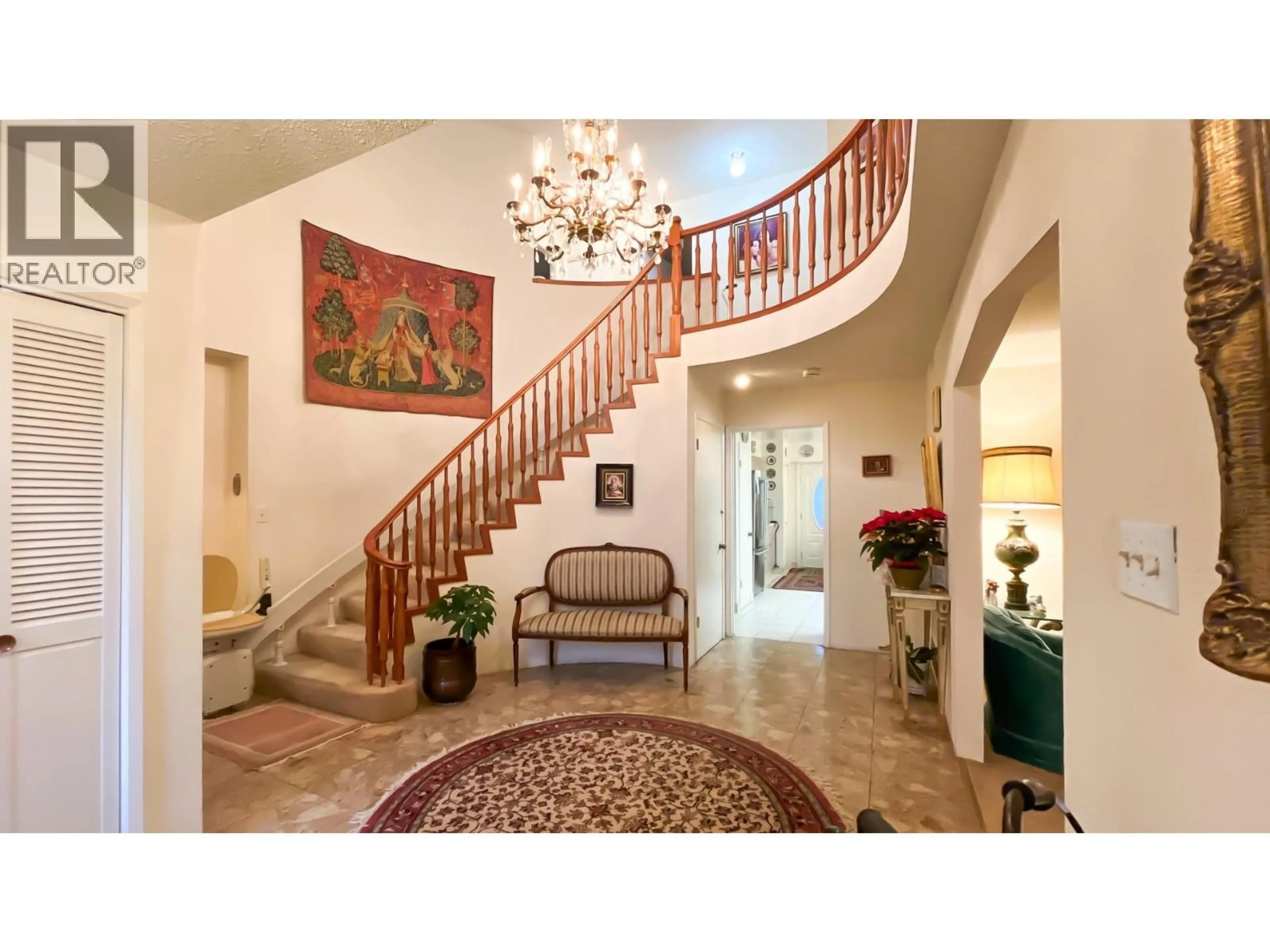 Indoor foyer for 4680 15TH AVENUE, Vancouver British Columbia V6R3B6