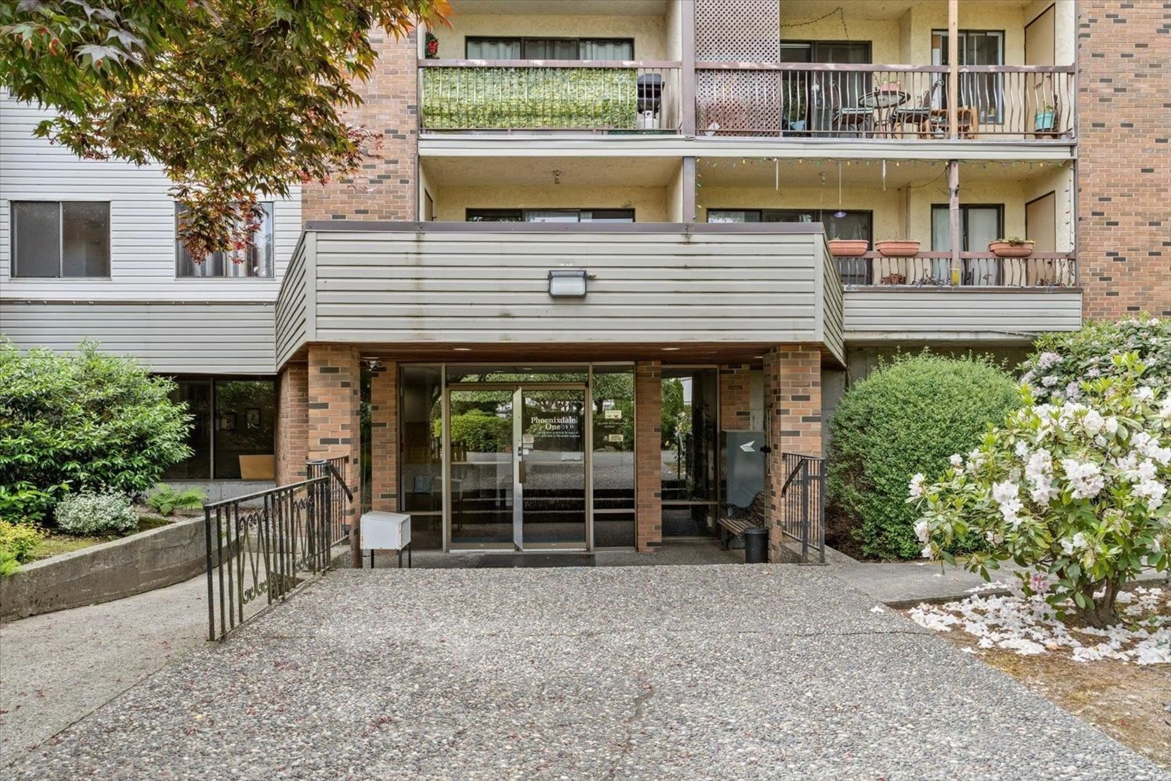 Indoor foyer for 1212 - 45650 MCINTOSH DRIVE, Chilliwack British Columbia V2P6Y5