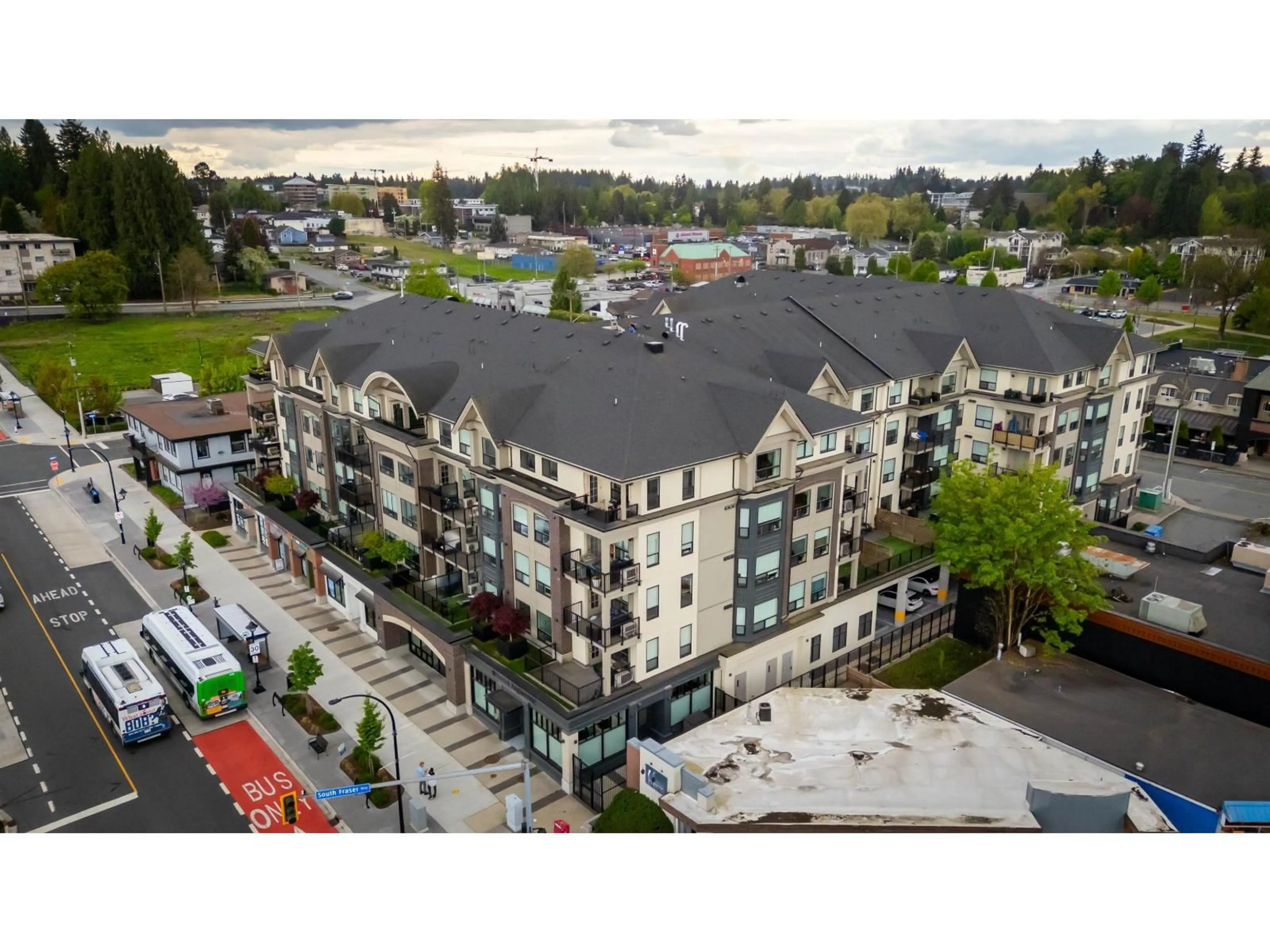 A pic from outside/outdoor area/front of a property/back of a property/a pic from drone, unknown for 416-417 - 2493 MONTROSE AVENUE, Abbotsford British Columbia V2S3T2