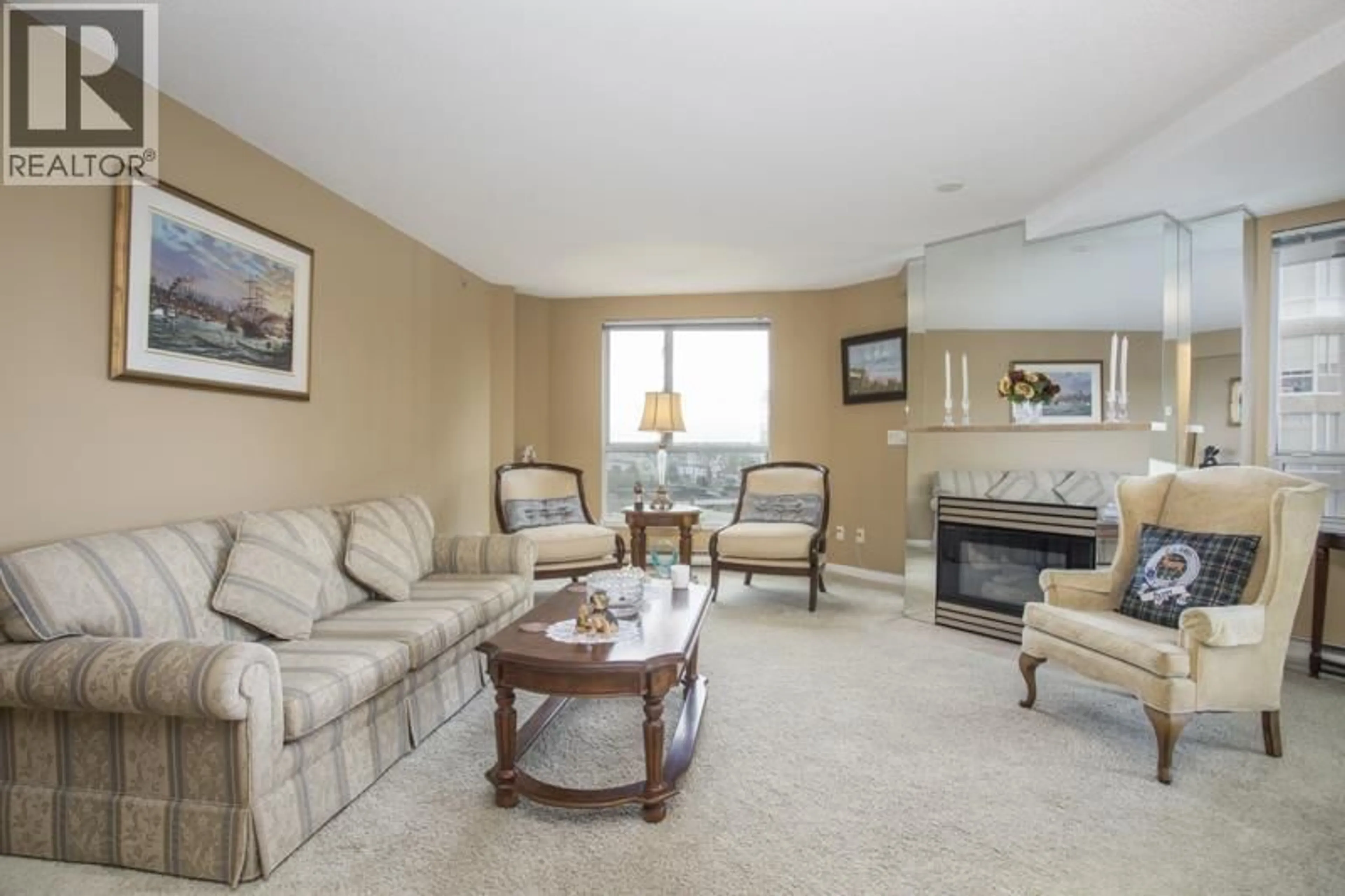 Living room with furniture, unknown for 1505 - 1185 QUAYSIDE DRIVE, New Westminster British Columbia V3M6T8