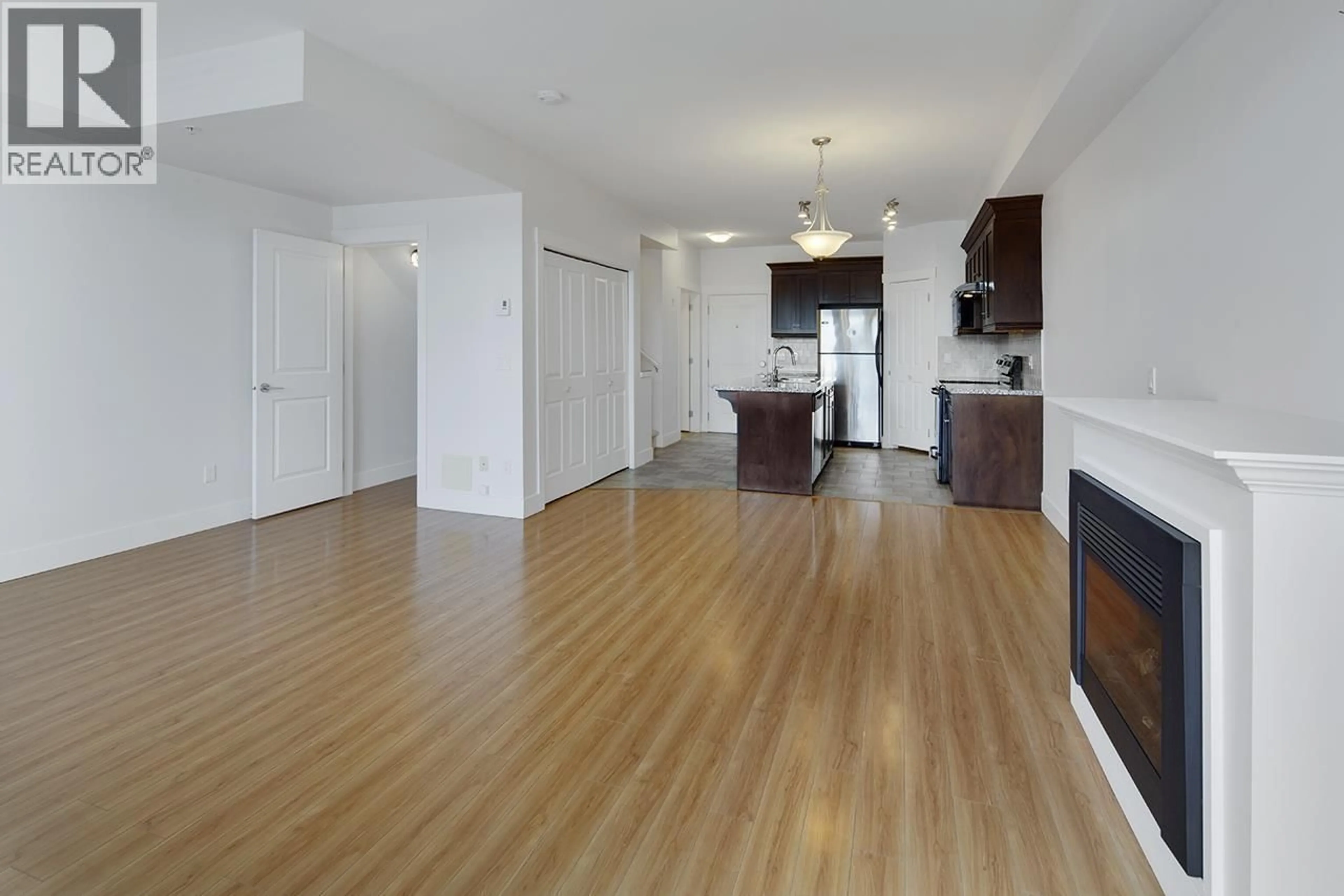 Unknown for 205 - 7908 GRAHAM AVENUE, Burnaby British Columbia V3N1V9