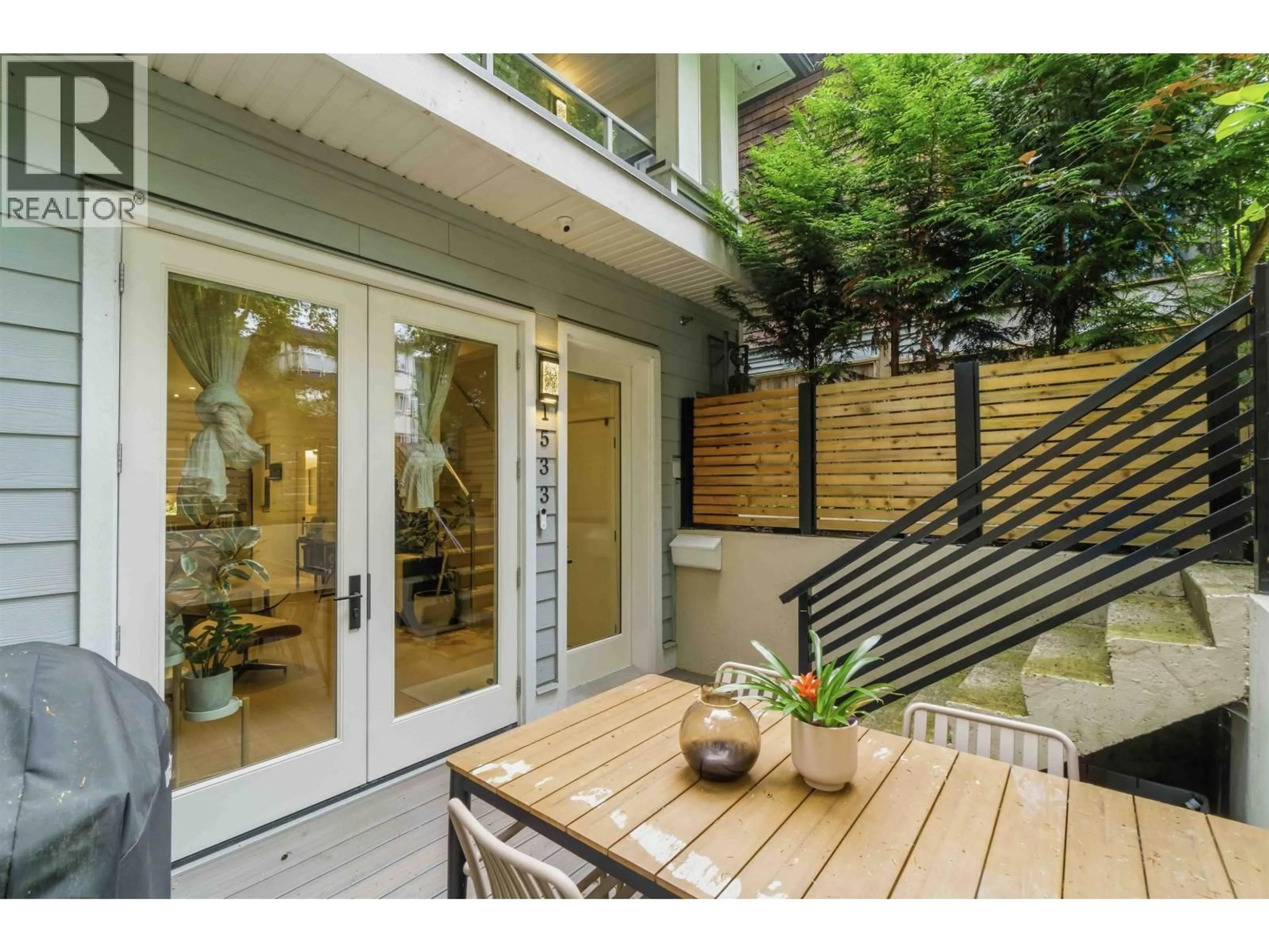 Patio, street for 1533 5TH AVENUE, Vancouver British Columbia V5N1L6