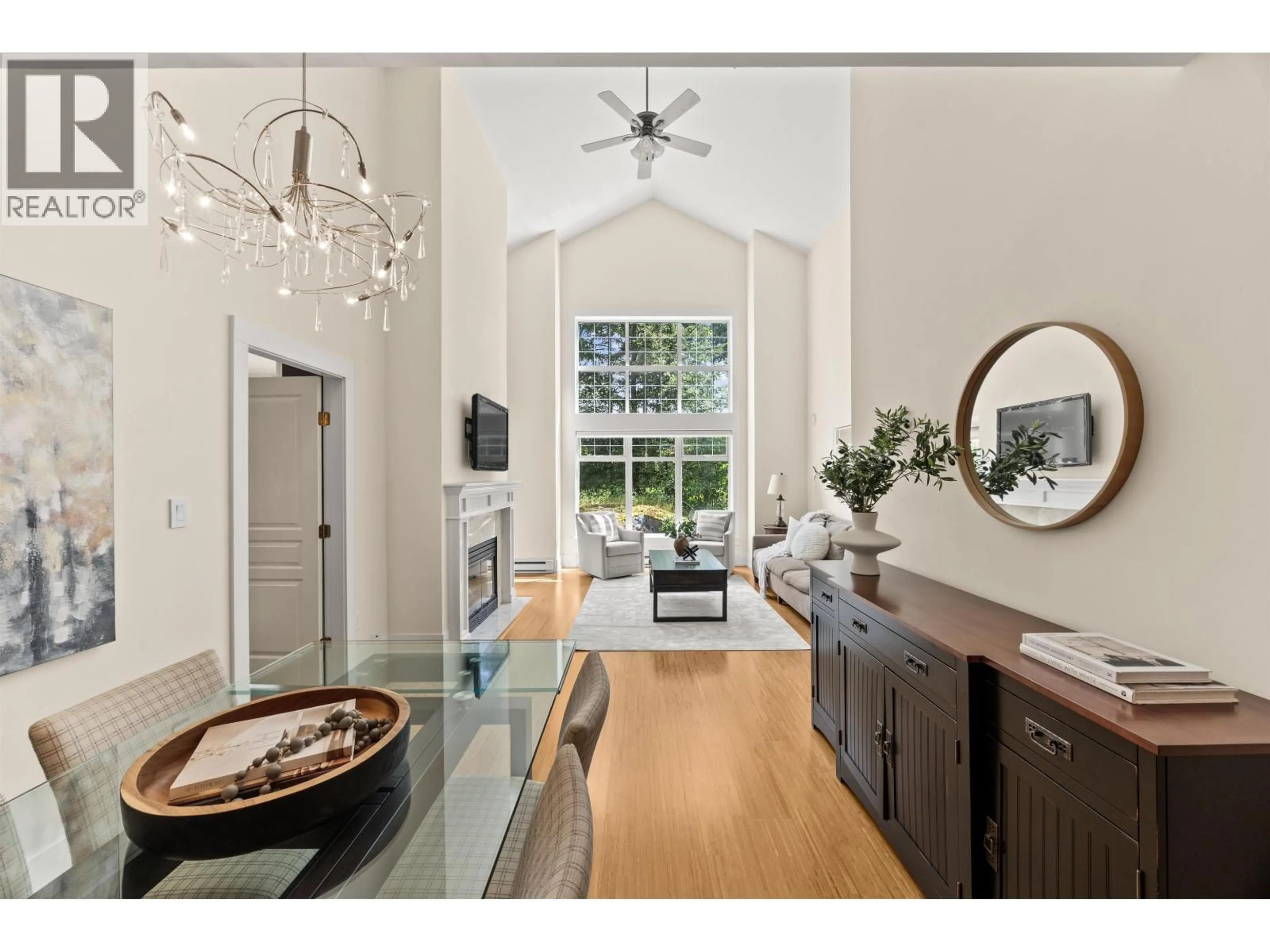 Indoor entryway for 306 - 1140 STRATHAVEN DRIVE, North Vancouver British Columbia V7H2Z6