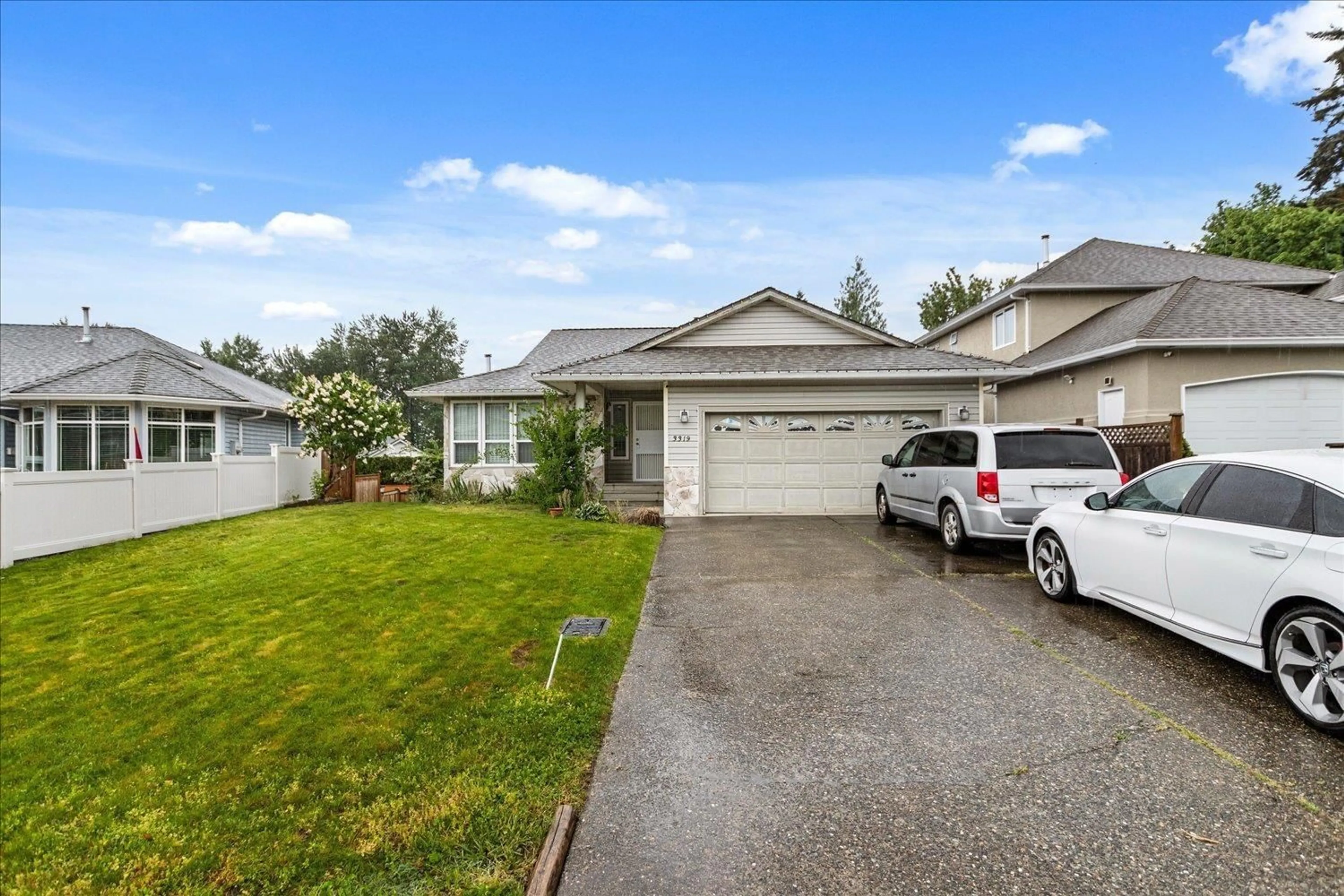A pic from outside/outdoor area/front of a property/back of a property/a pic from drone, street for 3319 FIRHILL DRIVE, Abbotsford British Columbia V2T5L4