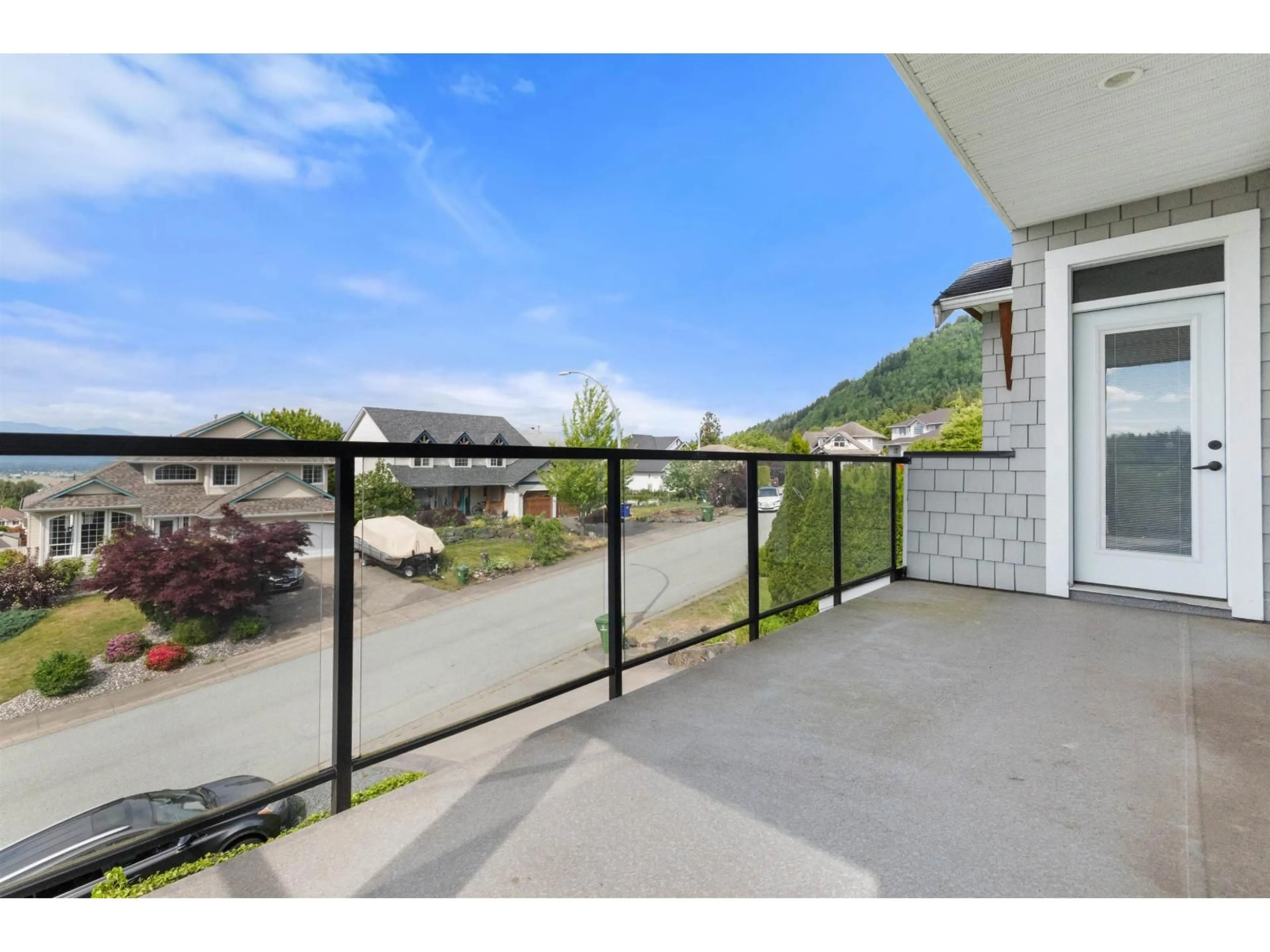 Patio, water/lake/river/ocean view for 46658 GROVE AVENUE, Chilliwack British Columbia V2R3Y9