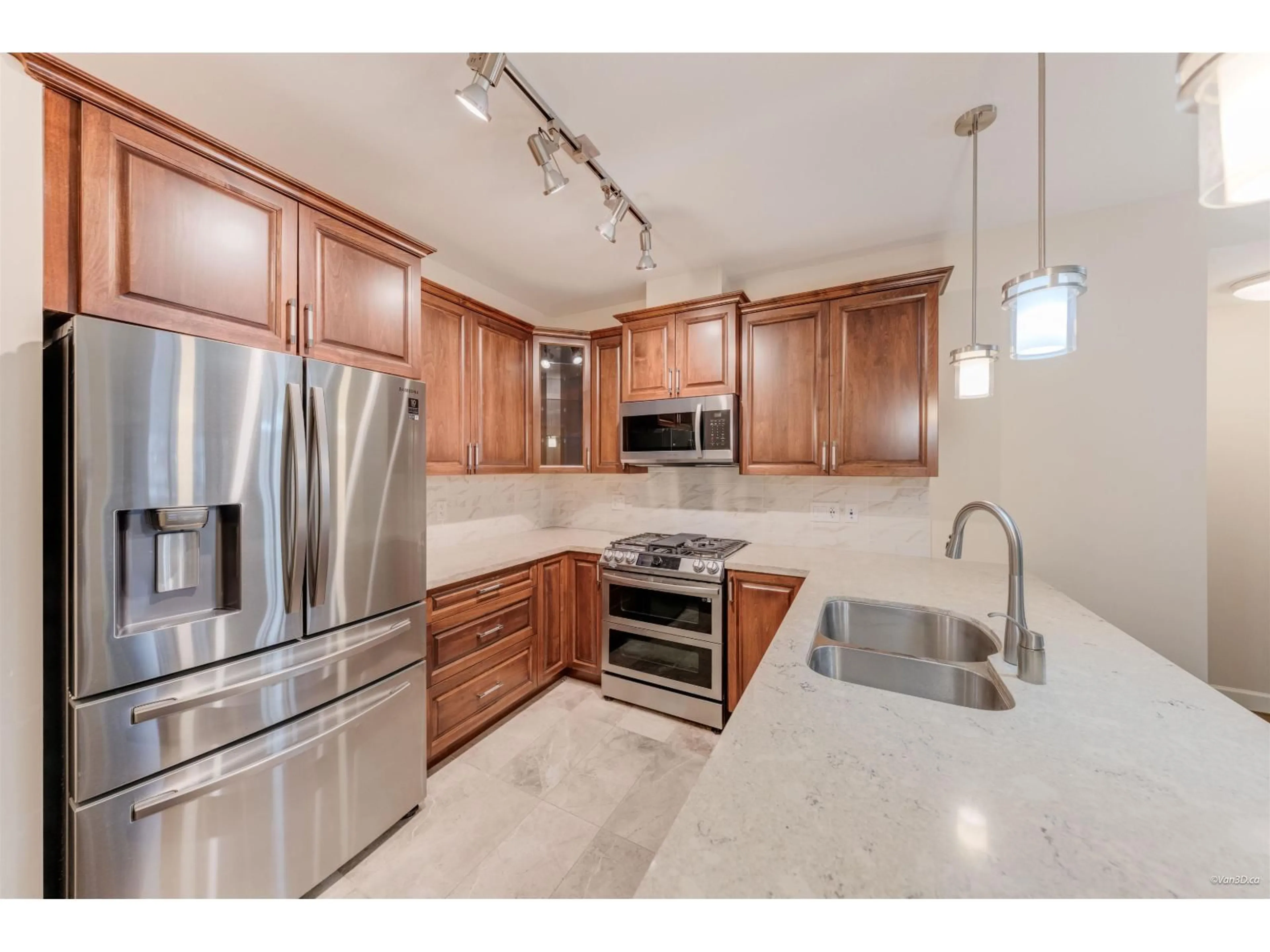 Open concept kitchen, ceramic/tile floor for 208 - 20325 85 AVENUE, Langley British Columbia V3Y2C2
