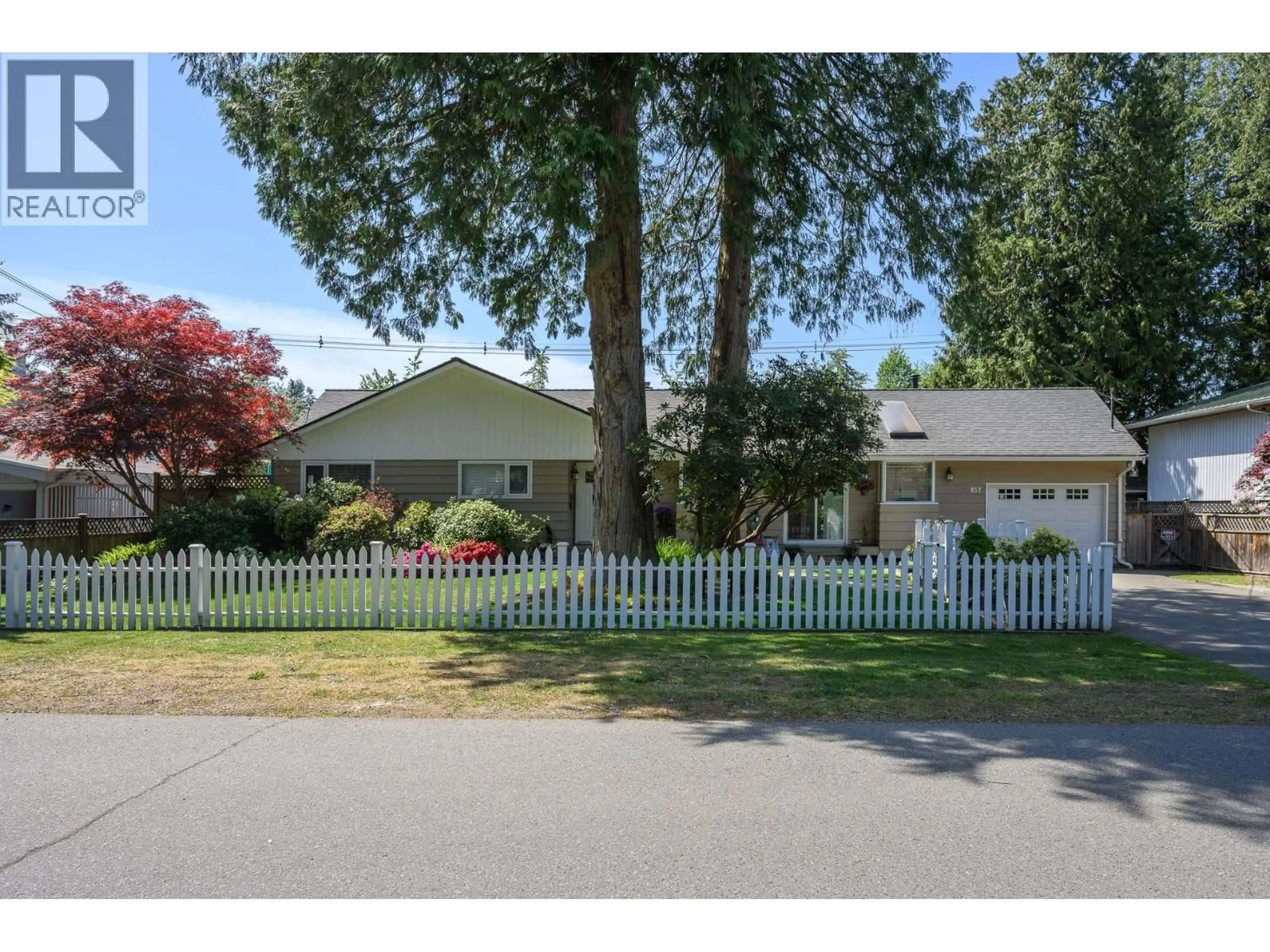 Home with vinyl exterior material, street for 957 56A STREET, Delta British Columbia V4L1Y6