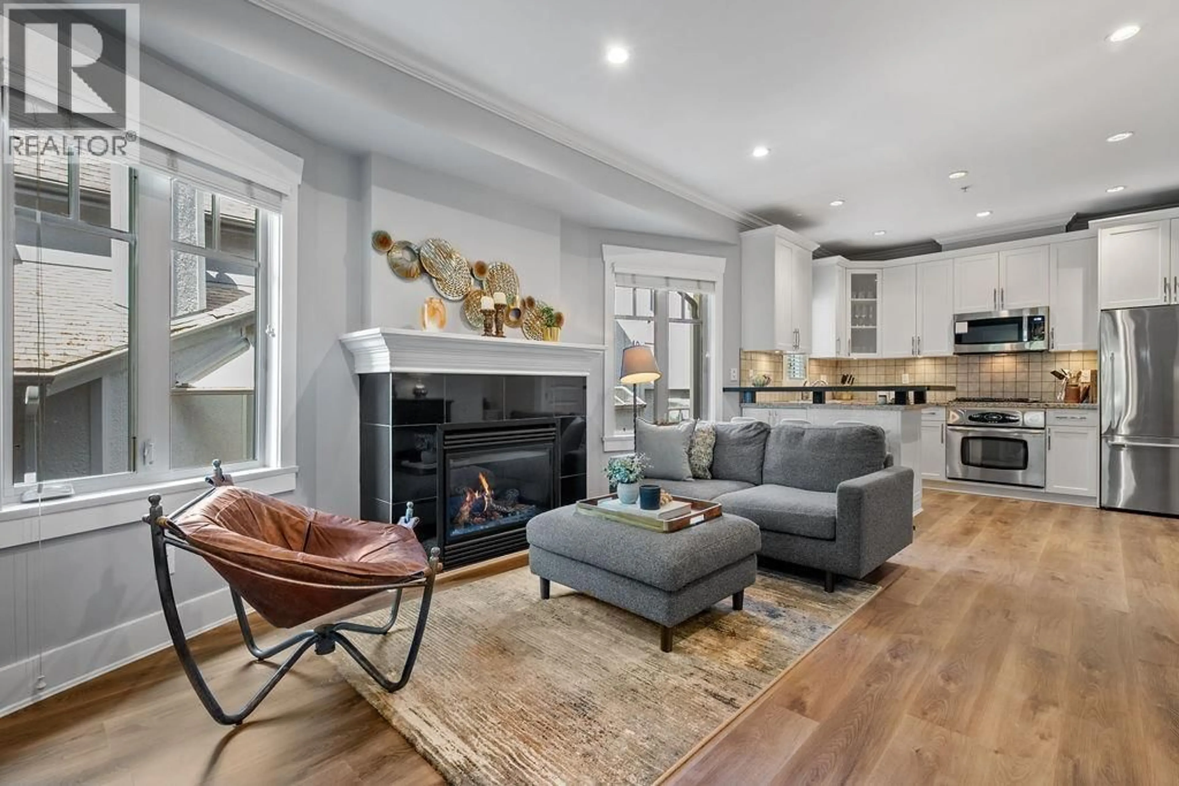 Living room with furniture, unknown for 1875 13 AVENUE, Vancouver British Columbia V6J2H4