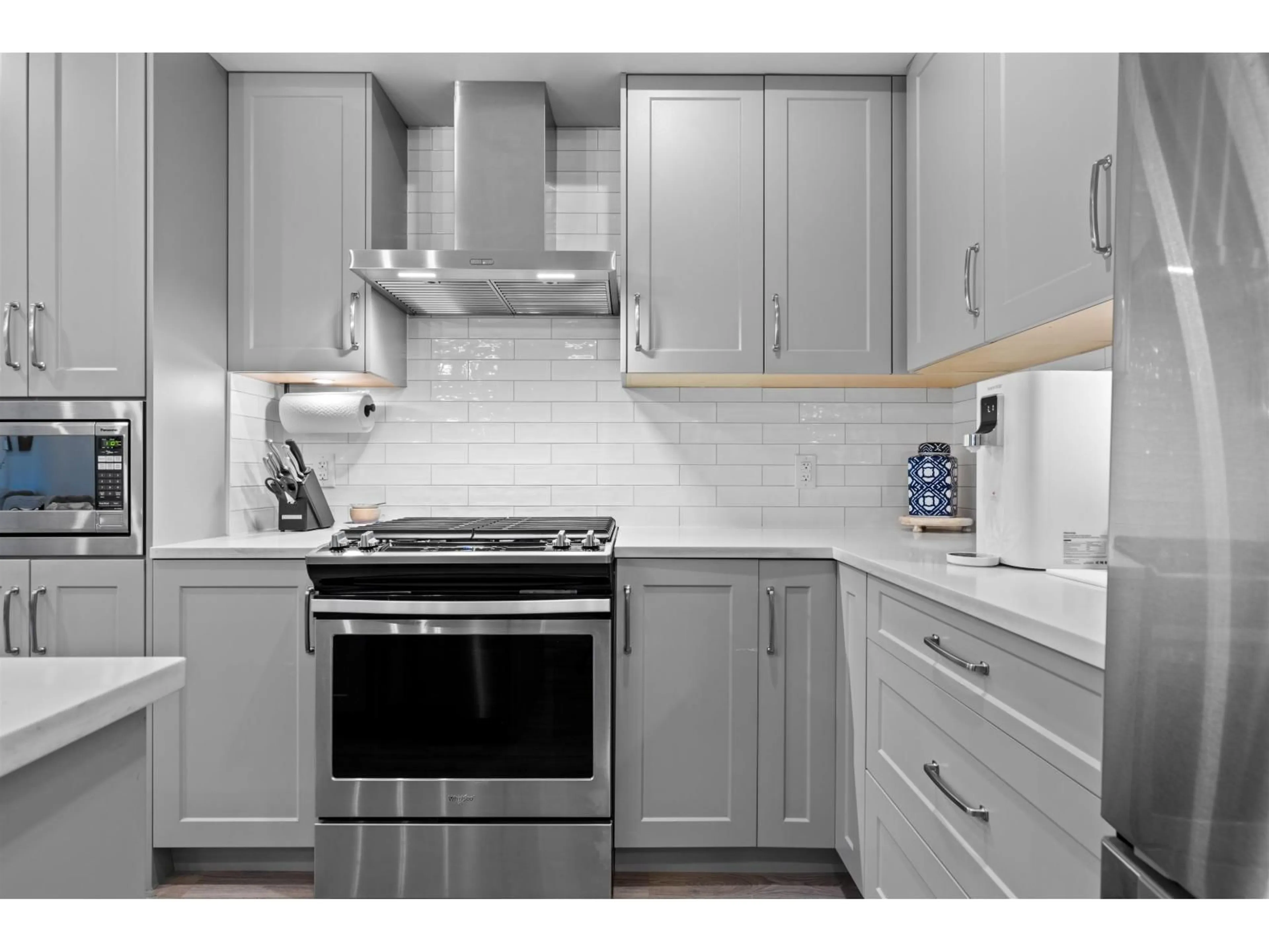 Standard kitchen, unknown for 201 - 15436 31 AVENUE, Surrey British Columbia V3Z1H3
