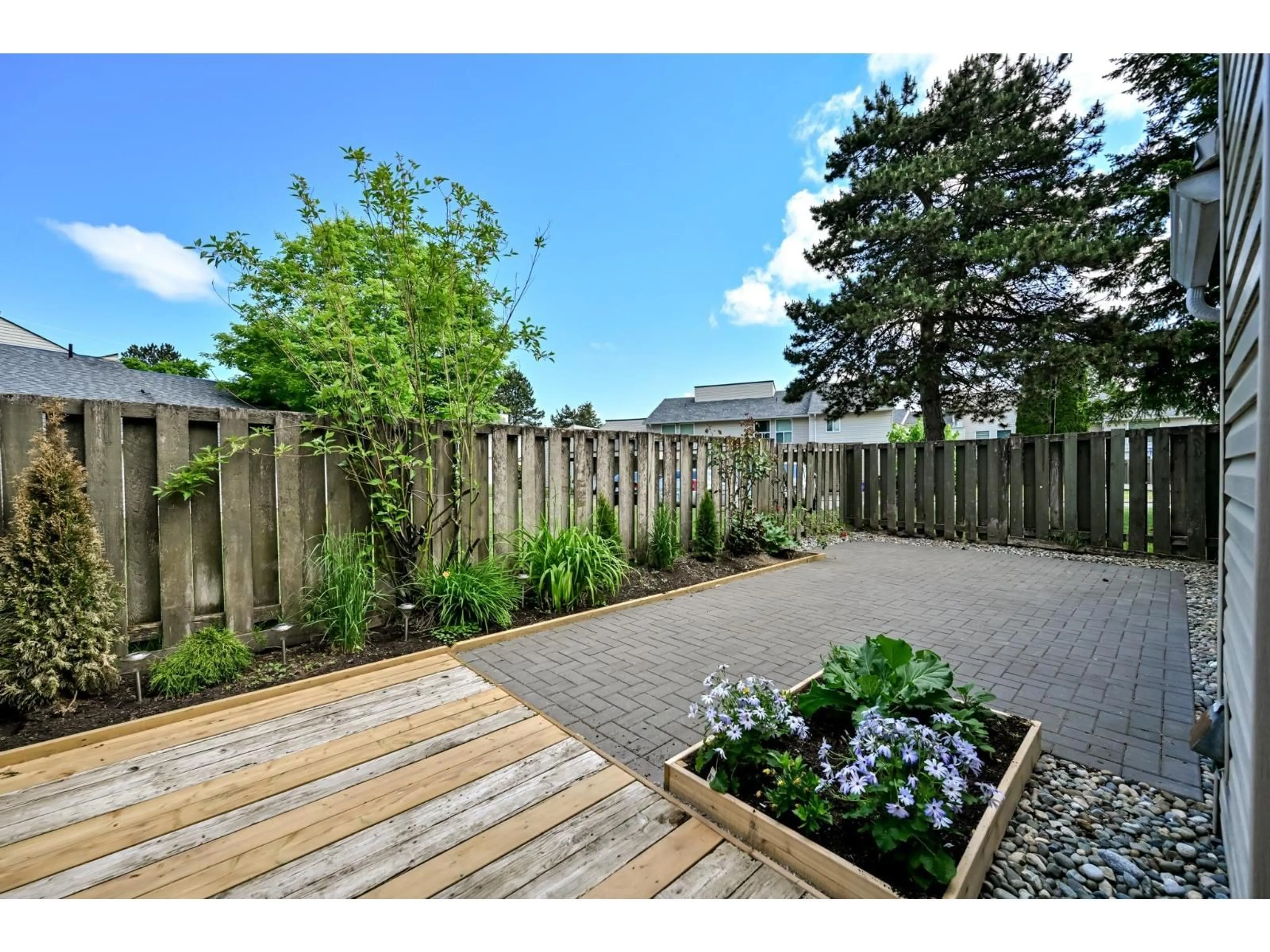 Patio, street for 72 - 3030 TRETHEWEY STREET, Abbotsford British Columbia V2T4N2