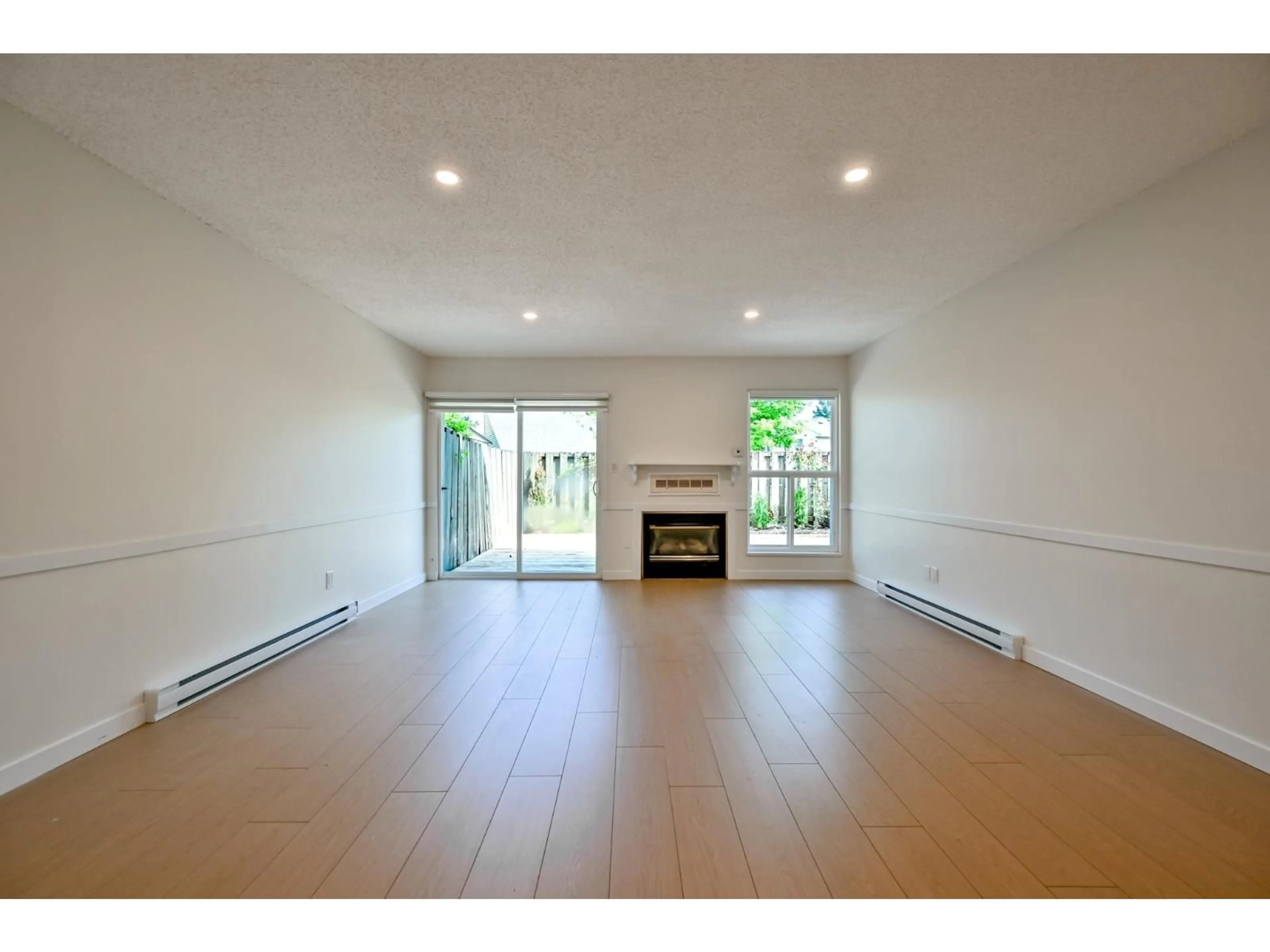 Unknown for 72 - 3030 TRETHEWEY STREET, Abbotsford British Columbia V2T4N2