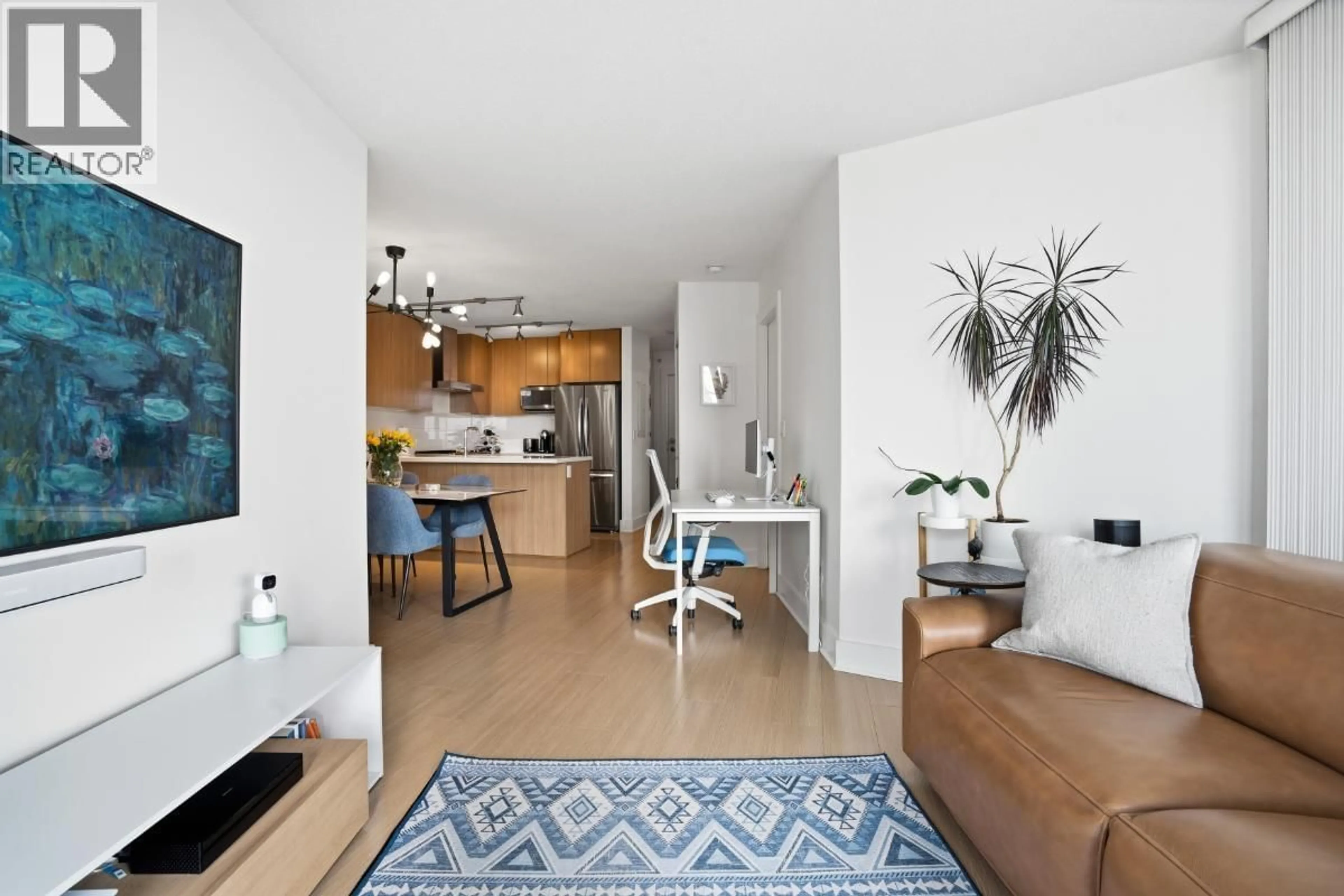 Living room with furniture, unknown for 3006 - 4189 HALIFAX STREET, Burnaby British Columbia V5C0H9