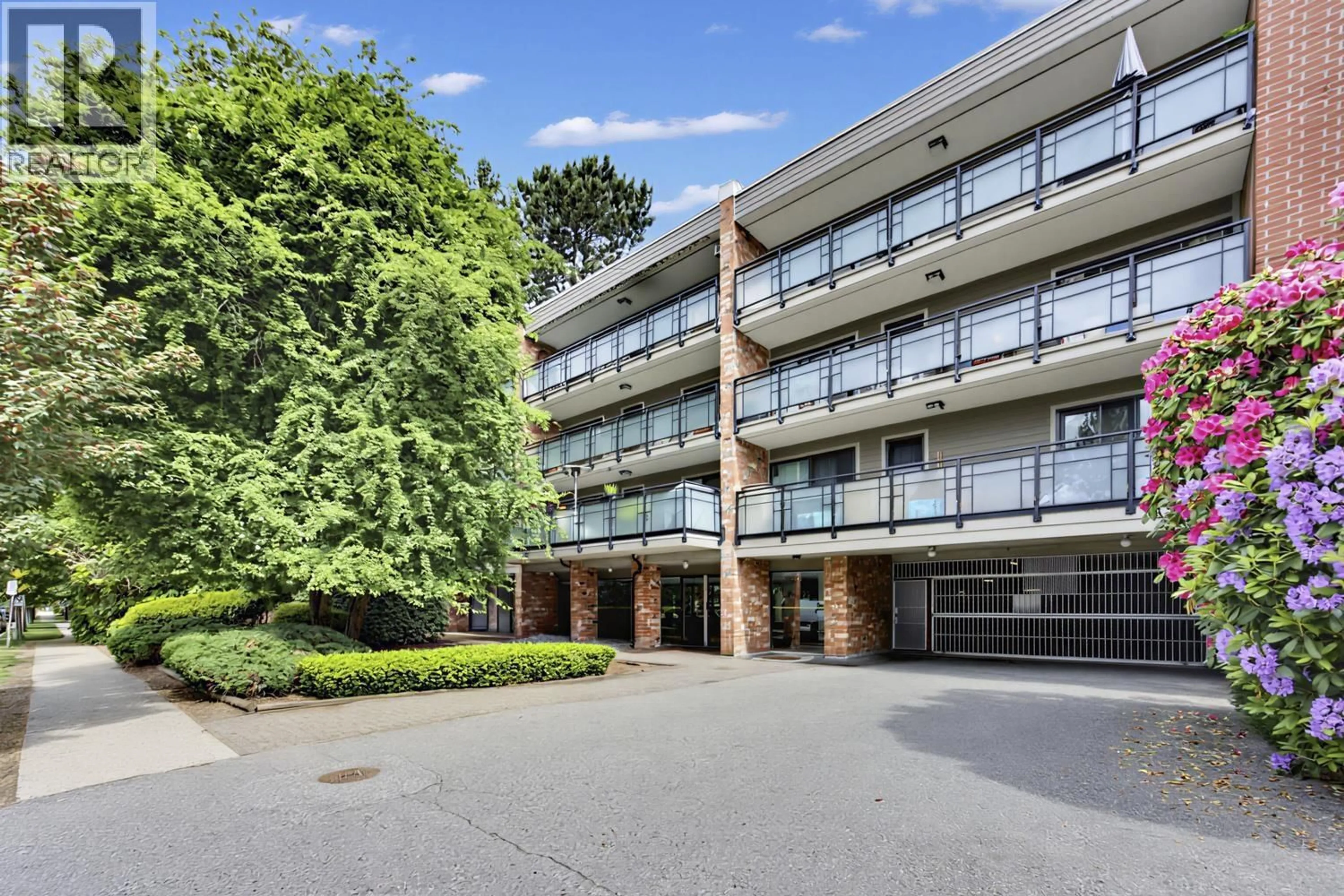 Patio, building for 310 - 360 2ND STREET, North Vancouver British Columbia V7L4N6