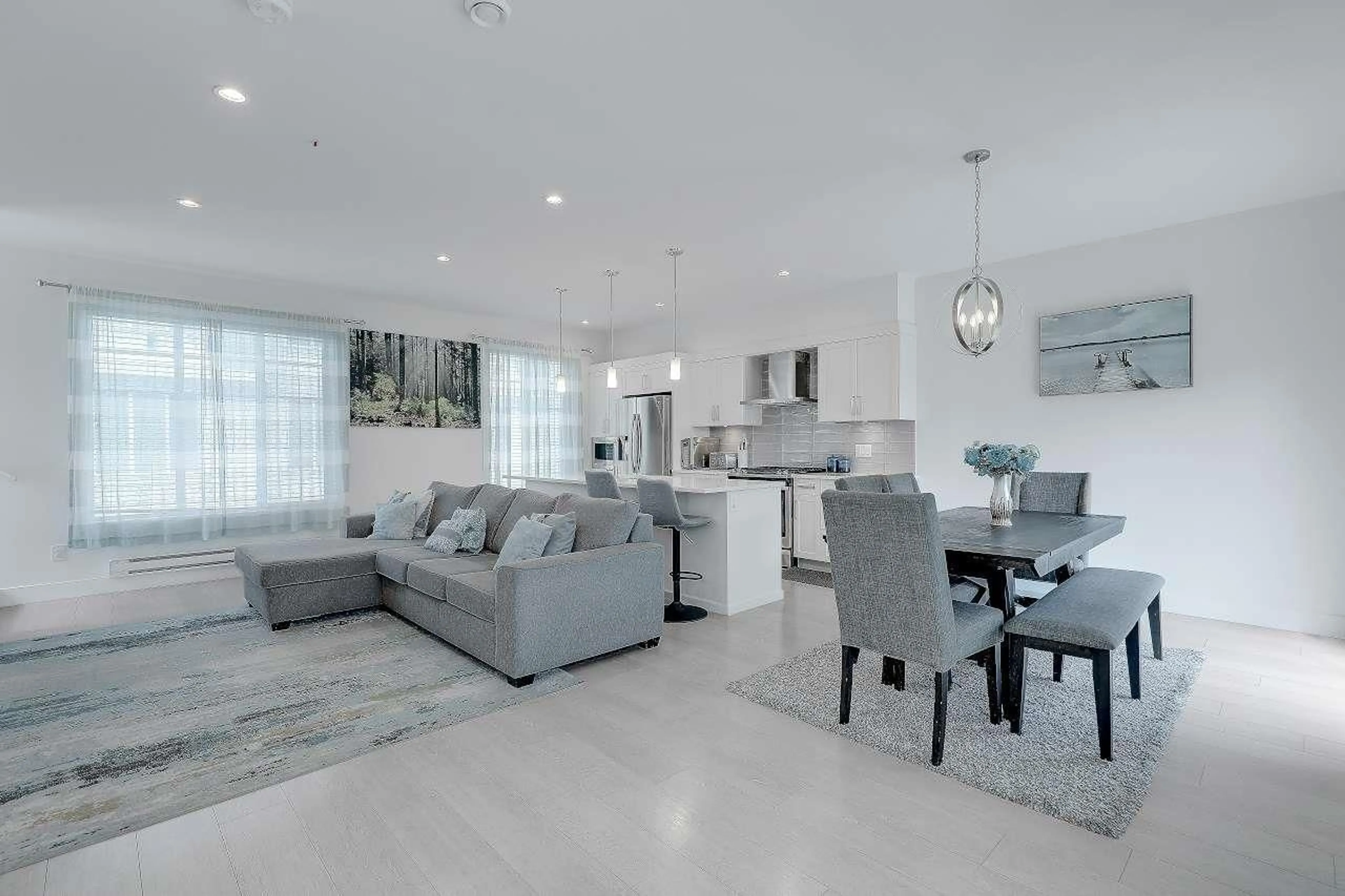 Living room with furniture, unknown for 1 - 14499 64 AVENUE, Surrey British Columbia V3S1X5