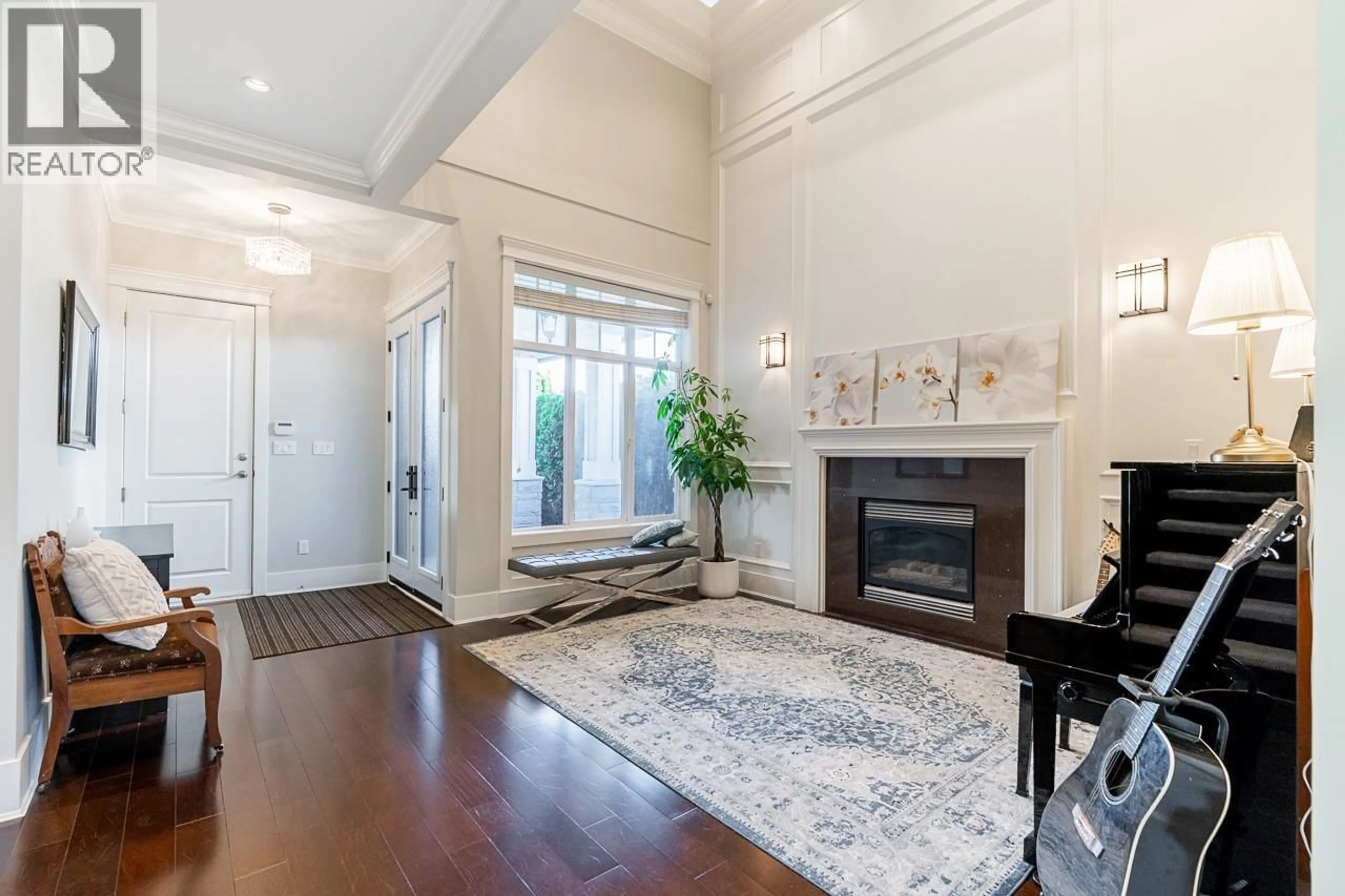 Indoor entryway for 4988 DUNCLIFFE ROAD, Richmond British Columbia V7E3N1