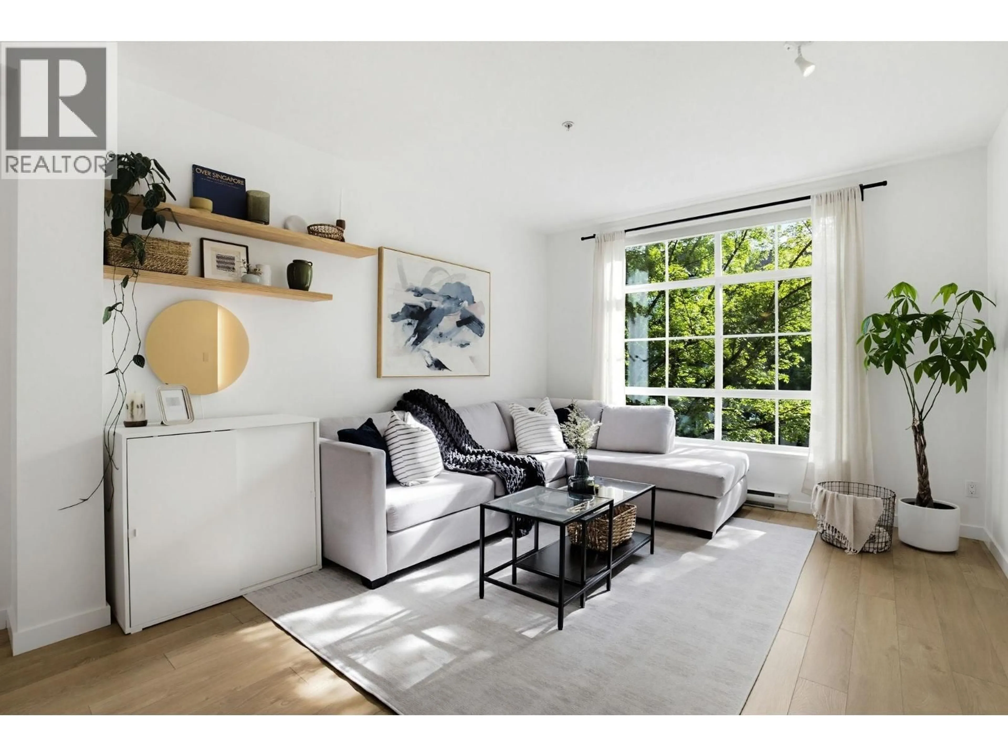 Living room with furniture, wood/laminate floor for 4 - 10973 BARNSTON VIEW ROAD, Pitt Meadows British Columbia V3Y0B8