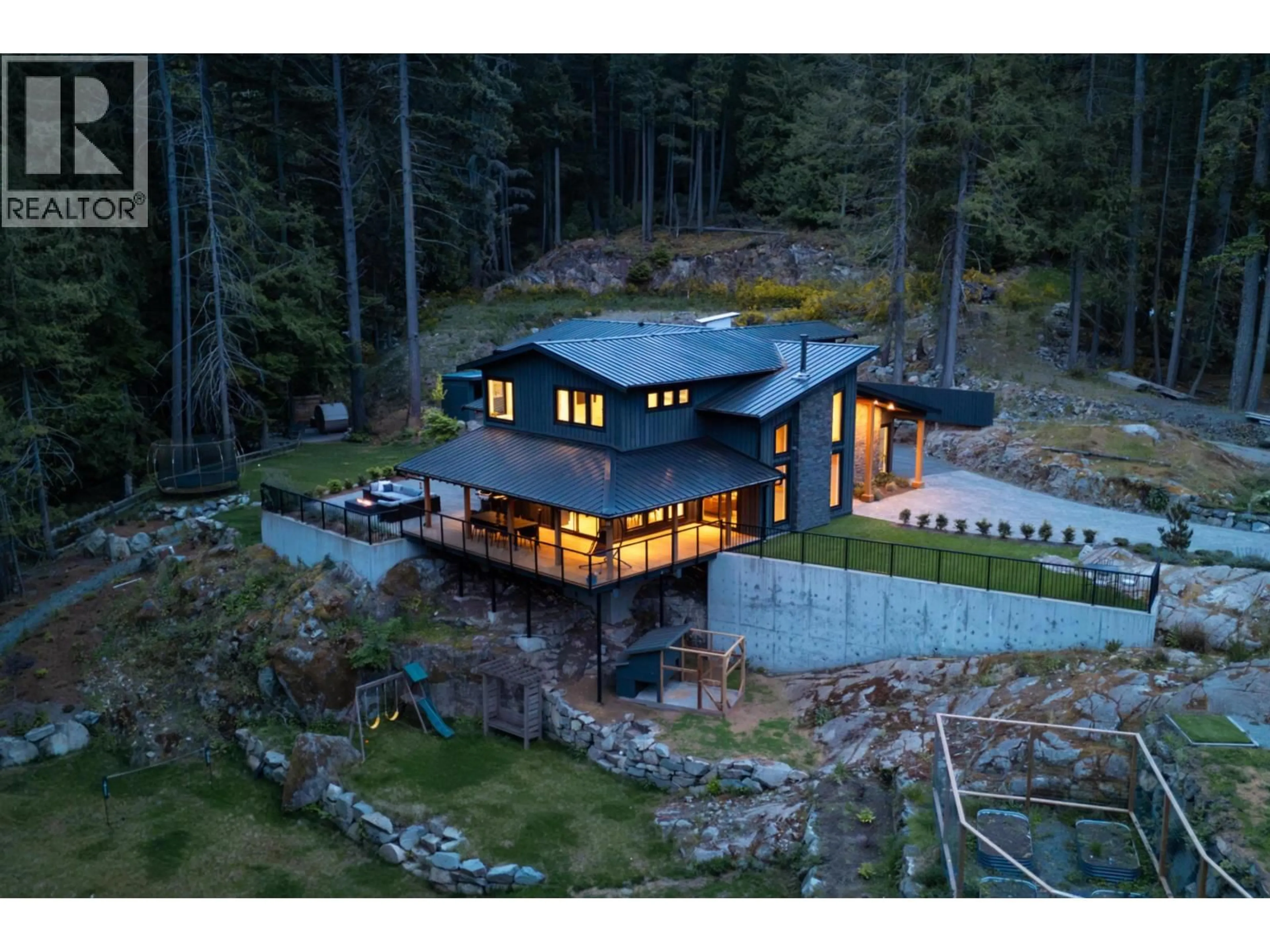 A pic from outside/outdoor area/front of a property/back of a property/a pic from drone, unknown for 1604 JOAN AUDREY LANE, Bowen Island British Columbia V0N1G2