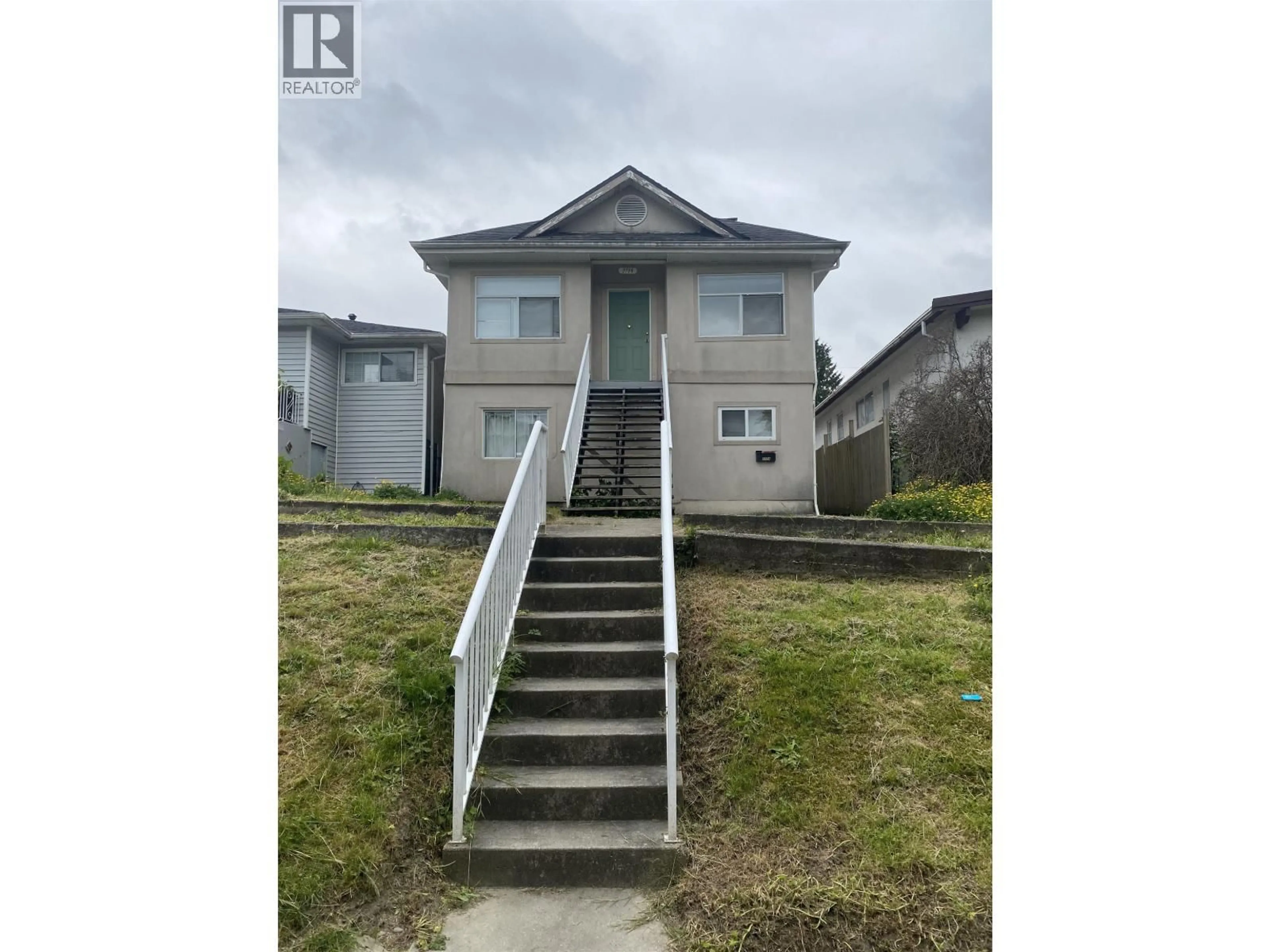 Stairs for 2758 HORLEY STREET, Vancouver British Columbia V5R4R8