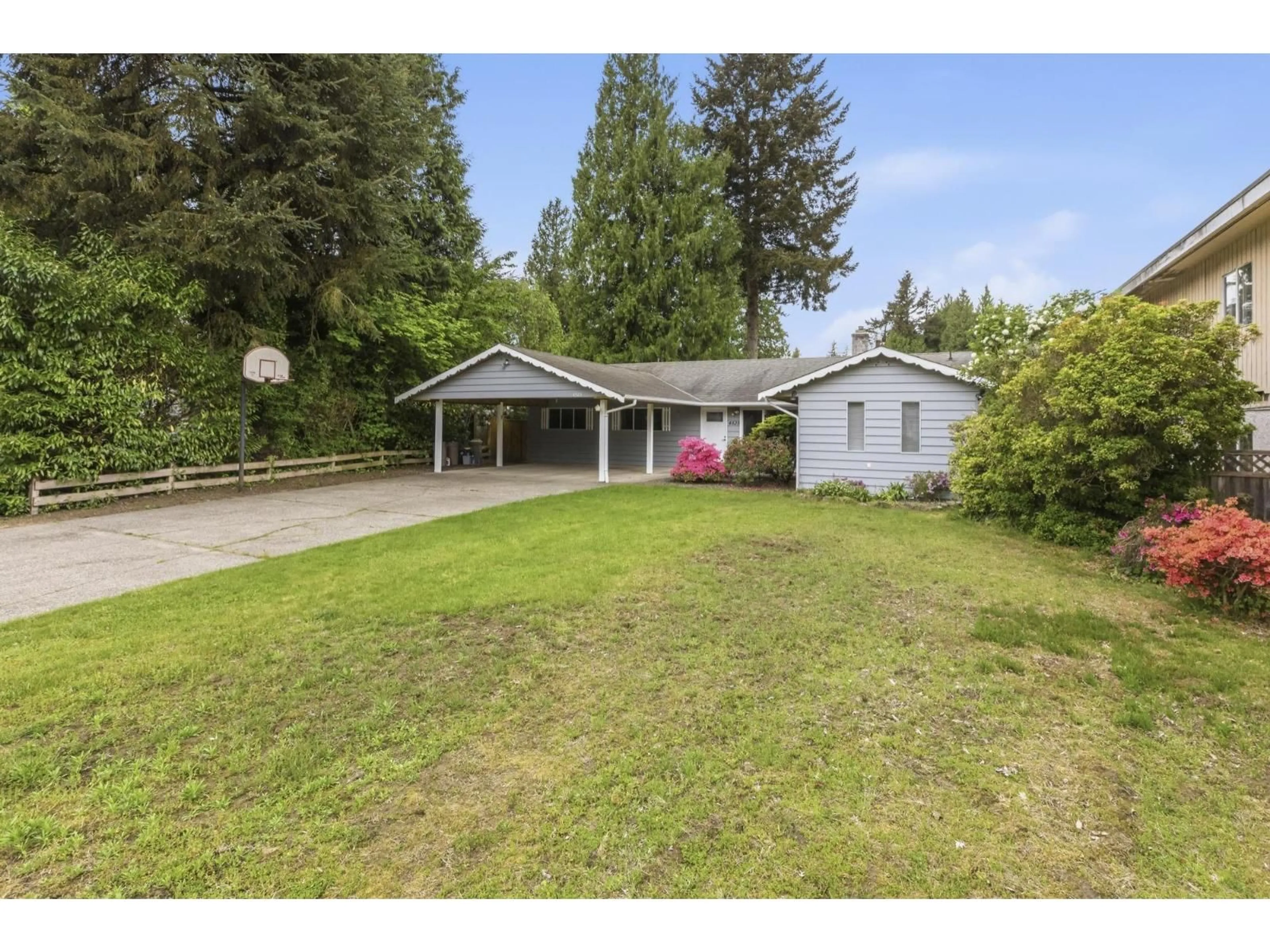 A pic from outside/outdoor area/front of a property/back of a property/a pic from drone, street for 4525 199A STREET, Langley British Columbia V3A5S2