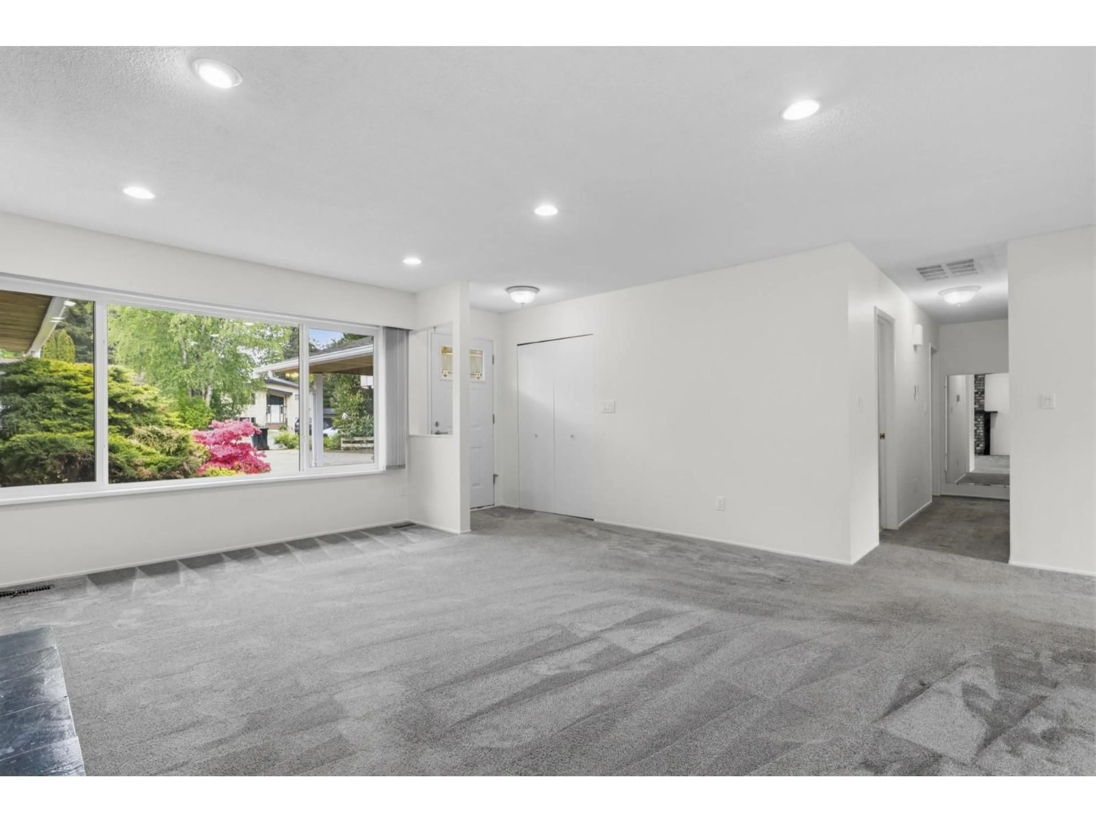 Indoor foyer for 4525 199A STREET, Langley British Columbia V3A5S2