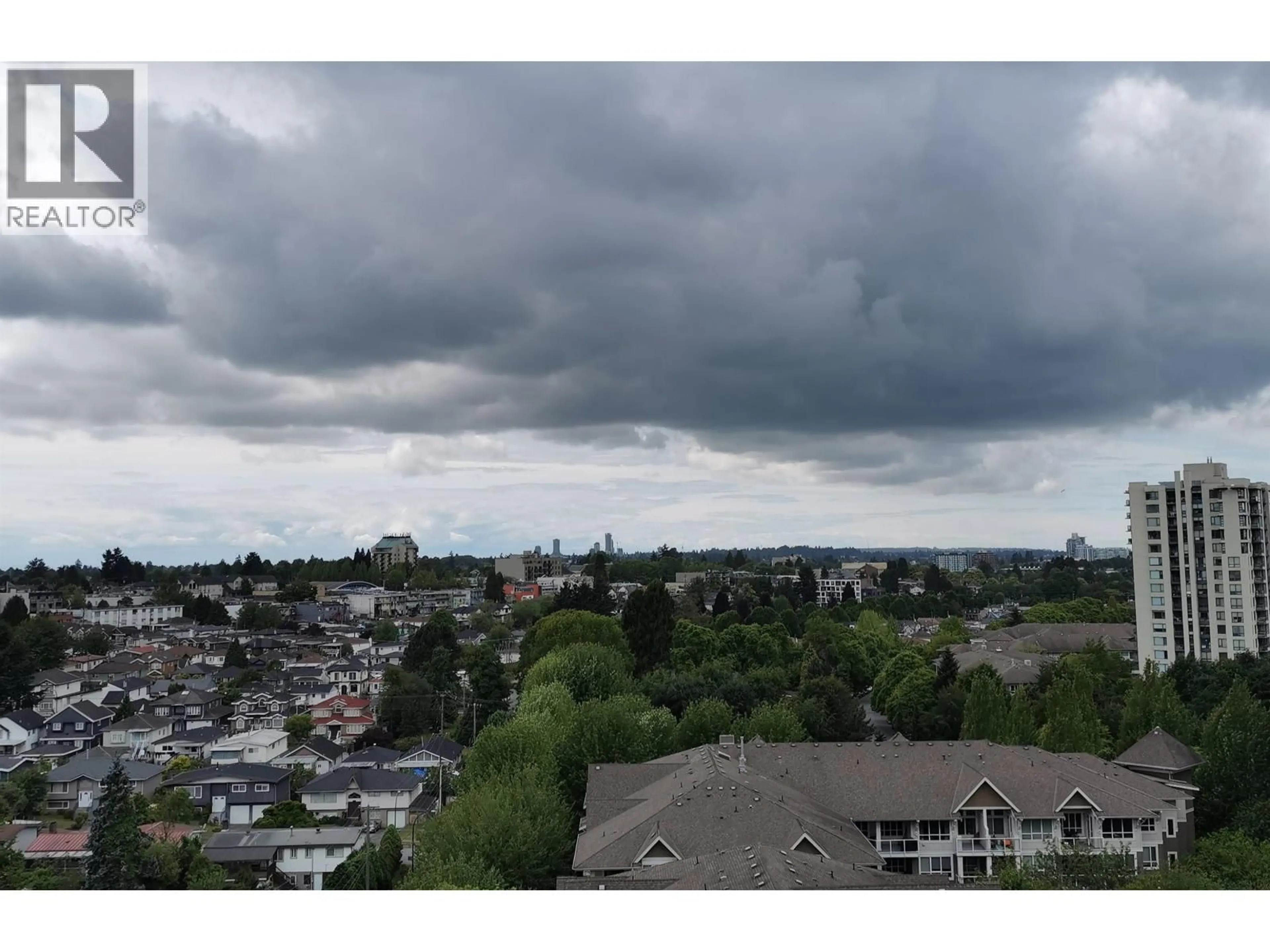 A pic from outside/outdoor area/front of a property/back of a property/a pic from drone, city buildings view from balcony for 2202 - 5515 BOUNDARY ROAD, Vancouver British Columbia V5R0E3