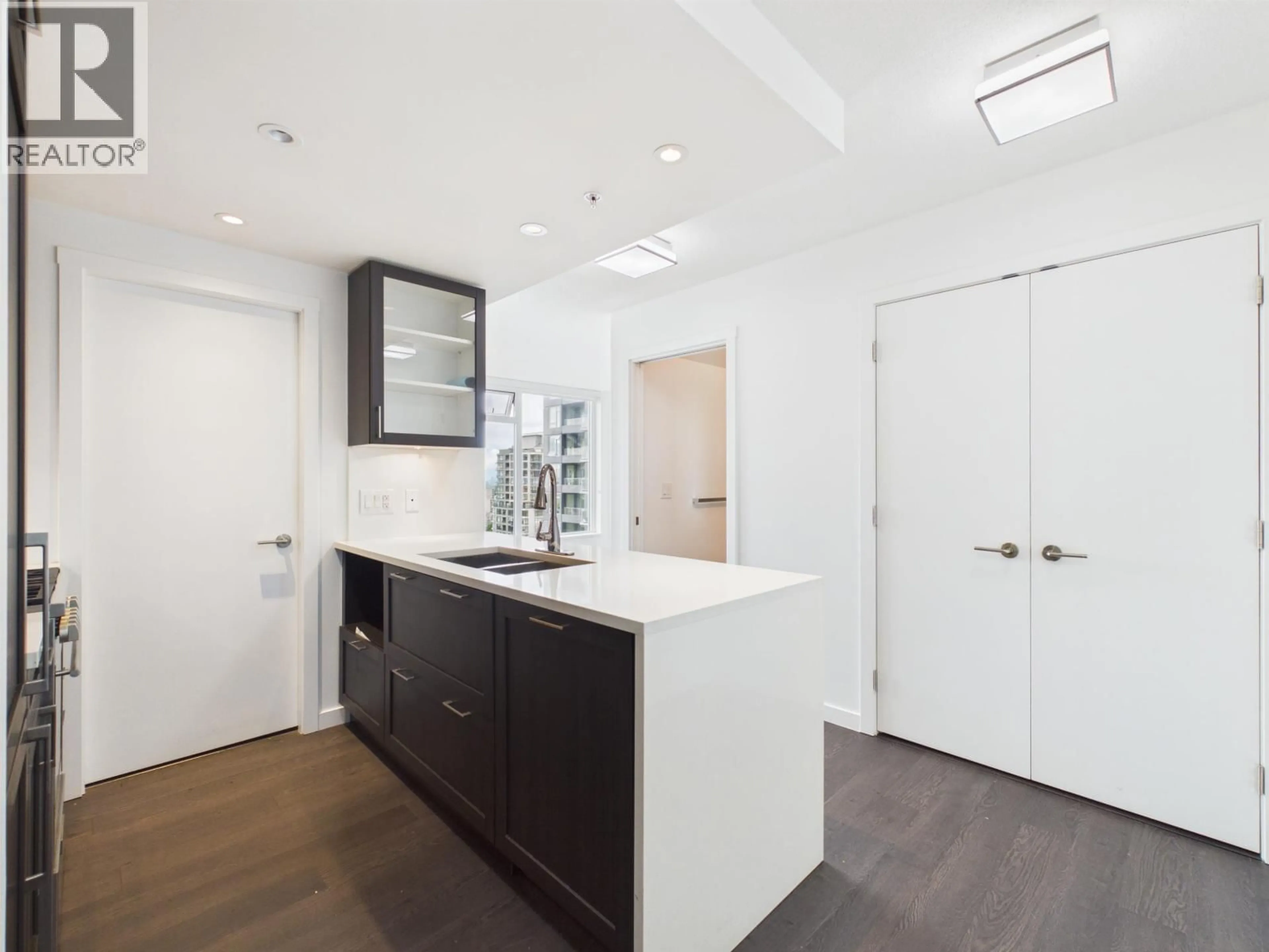 Open concept kitchen, unknown for 2202 - 5515 BOUNDARY ROAD, Vancouver British Columbia V5R0E3