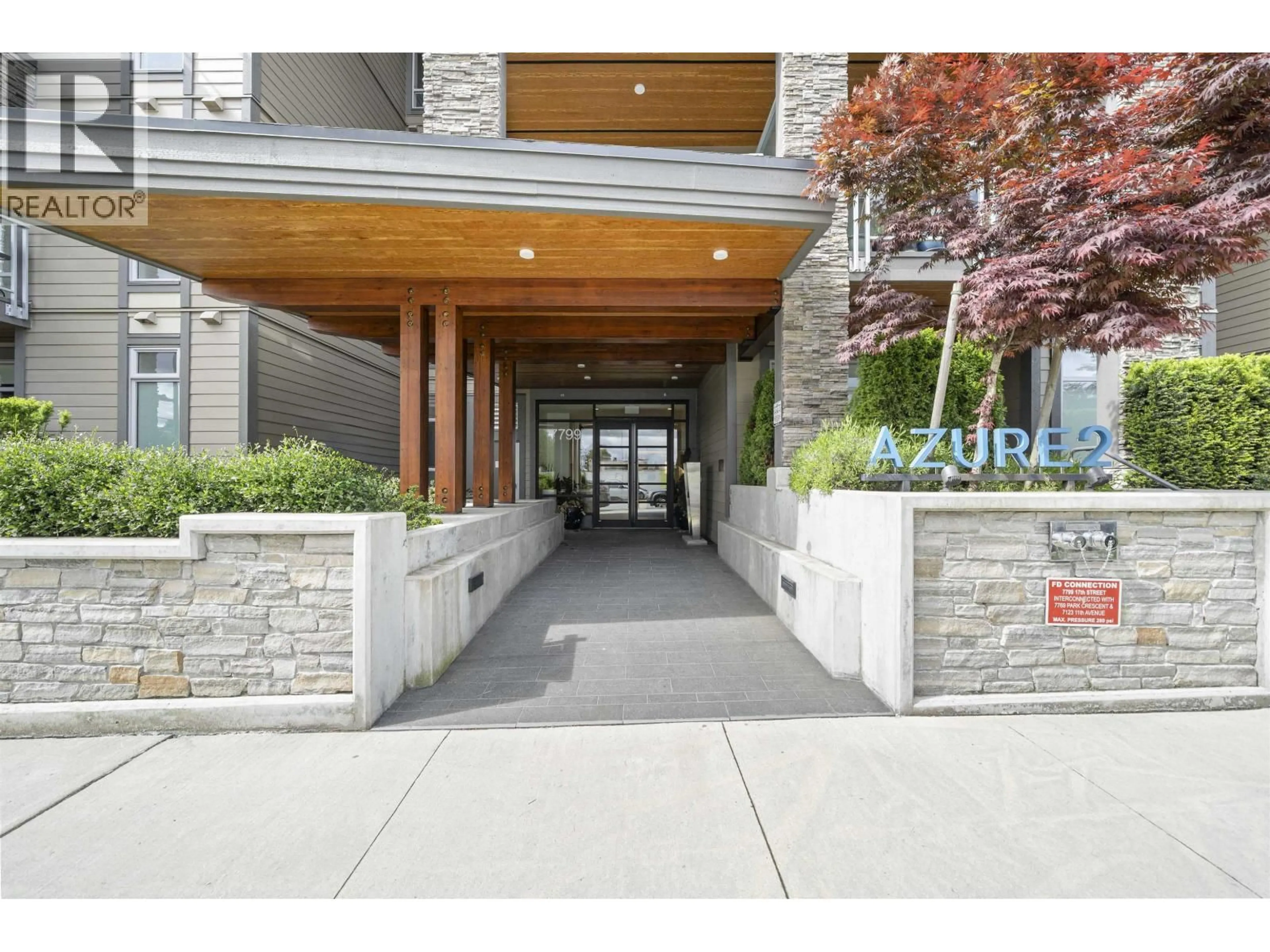 Indoor foyer for 213 - 7799 17TH STREET, Burnaby British Columbia V3N0J5