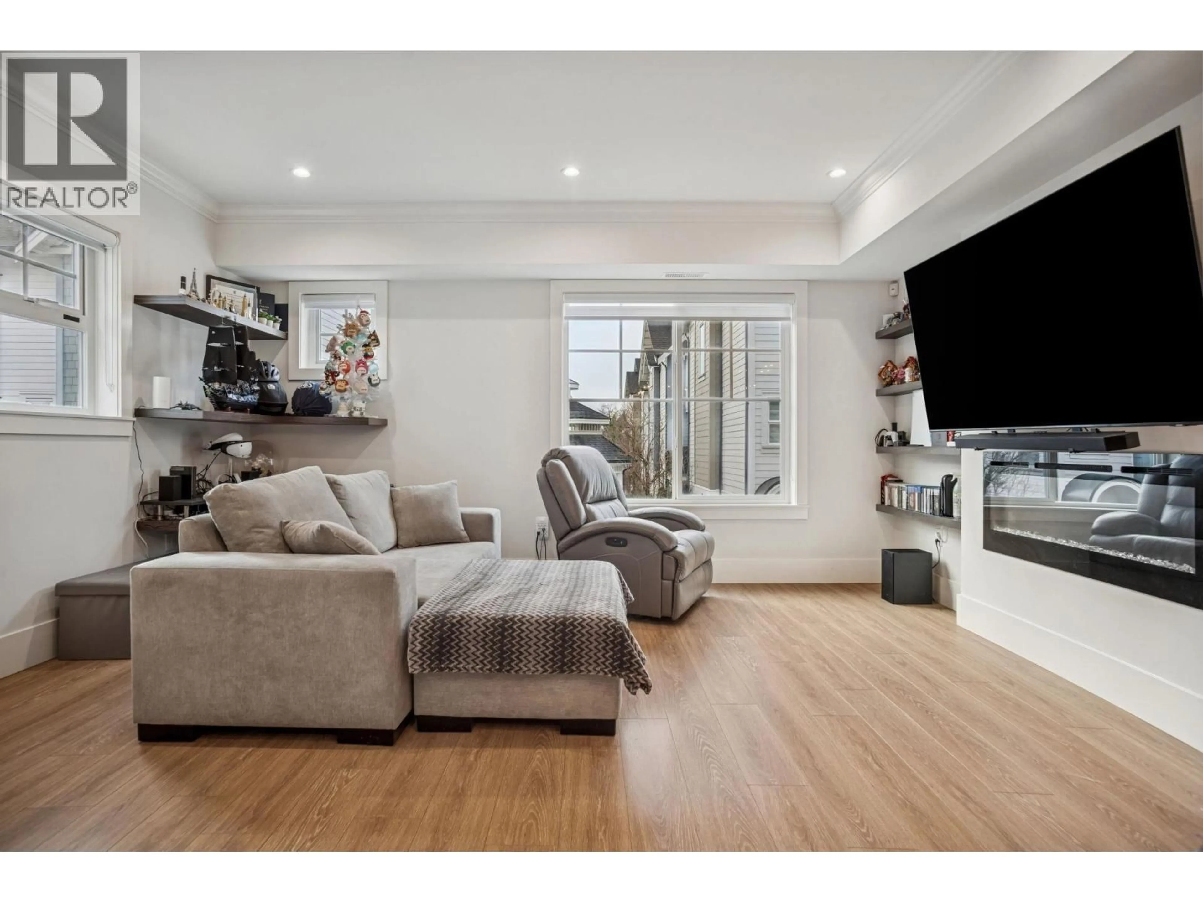 Living room with furniture, unknown for 7 - 9211 MCKIM WAY, Richmond British Columbia V6X0T1