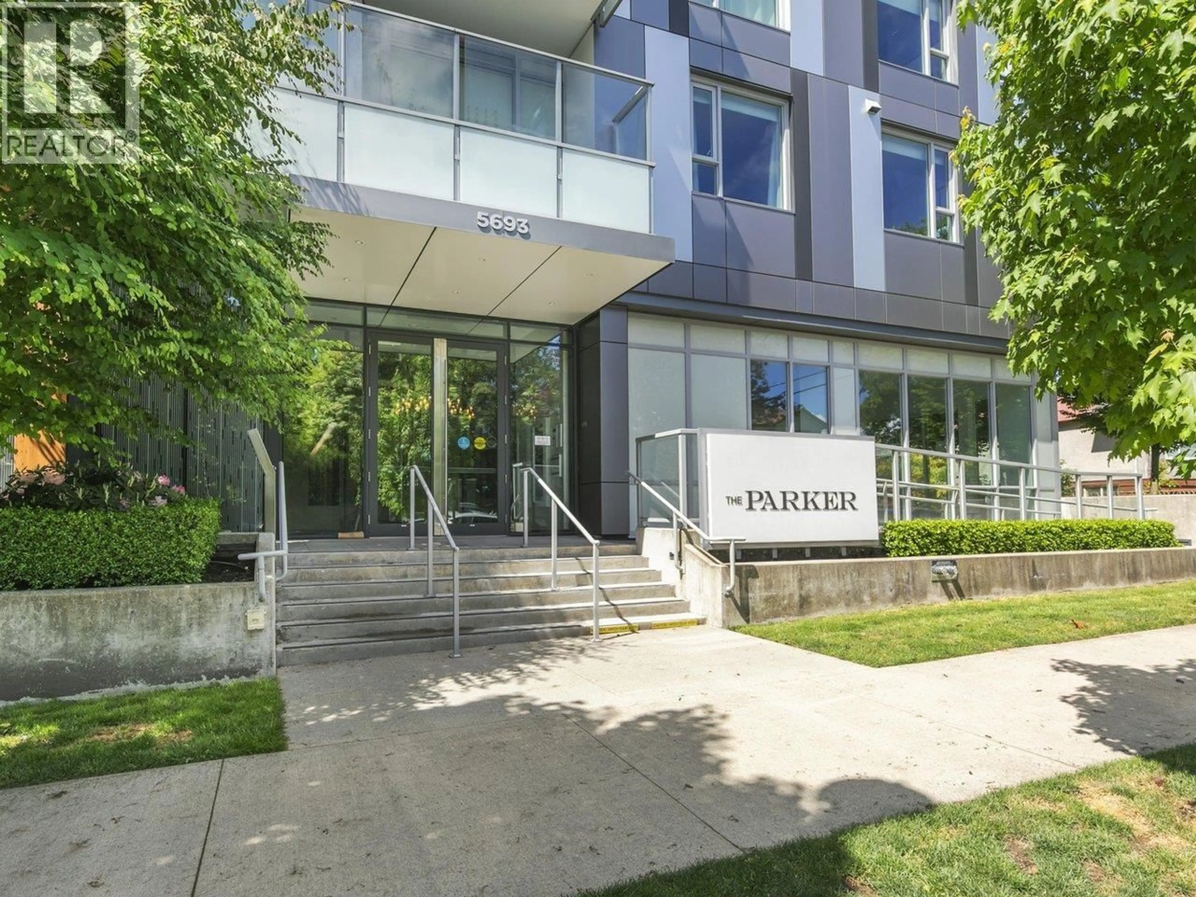 Indoor foyer for 402 - 5693 ELIZABETH STREET, Vancouver British Columbia V5Y3K1