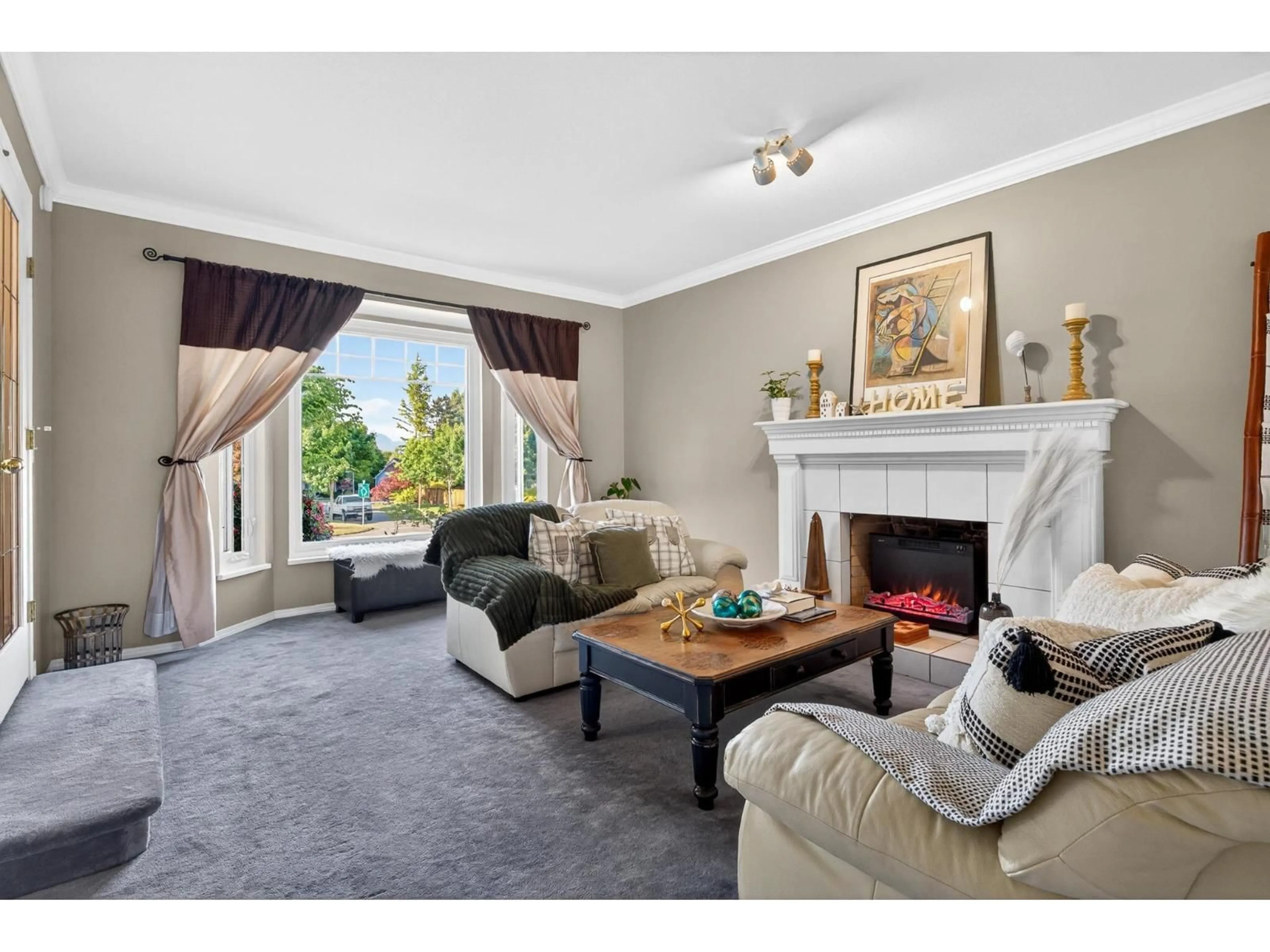Living room with furniture, unknown for 16296 87 AVENUE, Surrey British Columbia V4N1B7