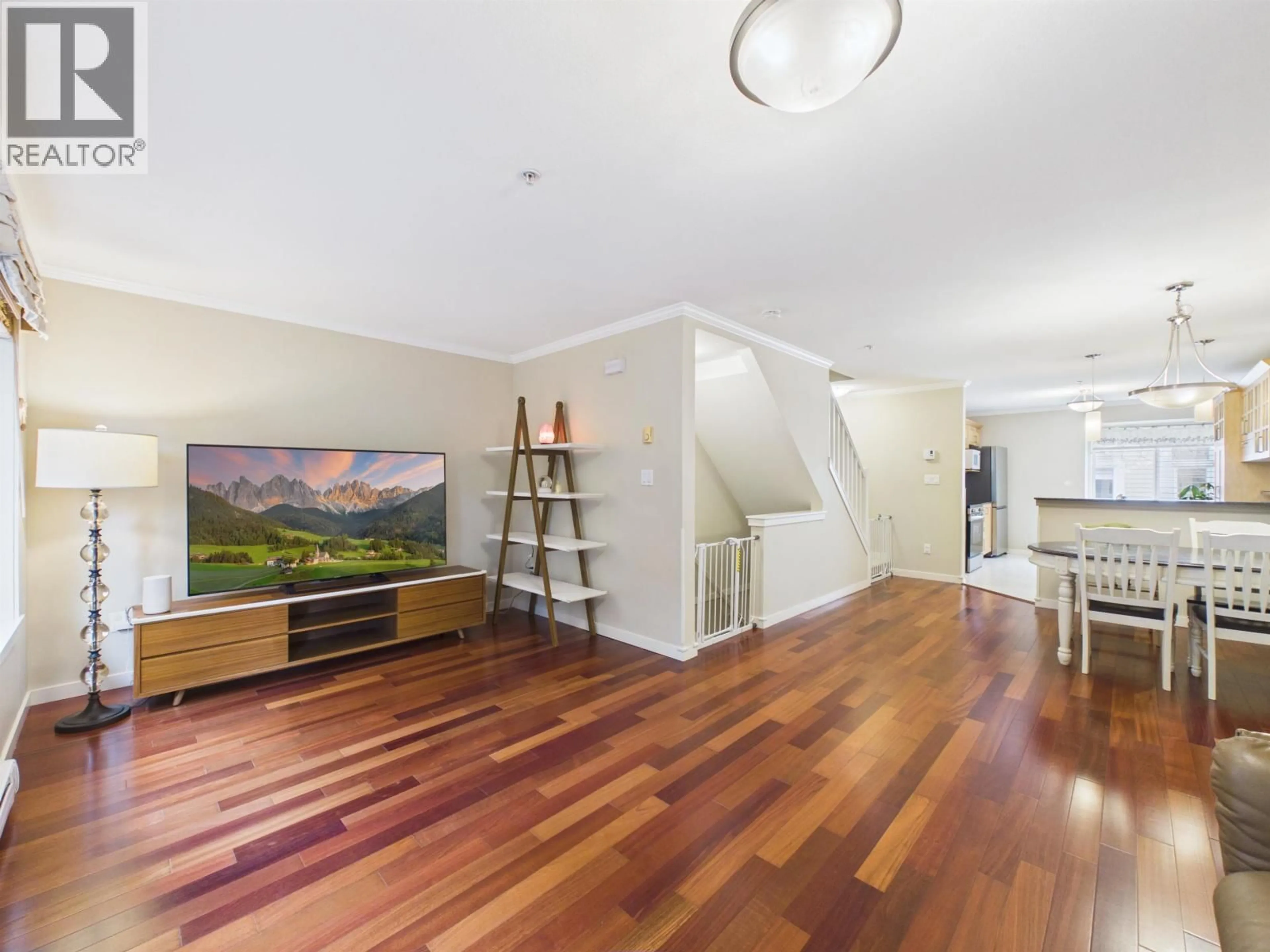 Unknown for 6 - 6498 ELGIN AVENUE, Burnaby British Columbia V5H3S6